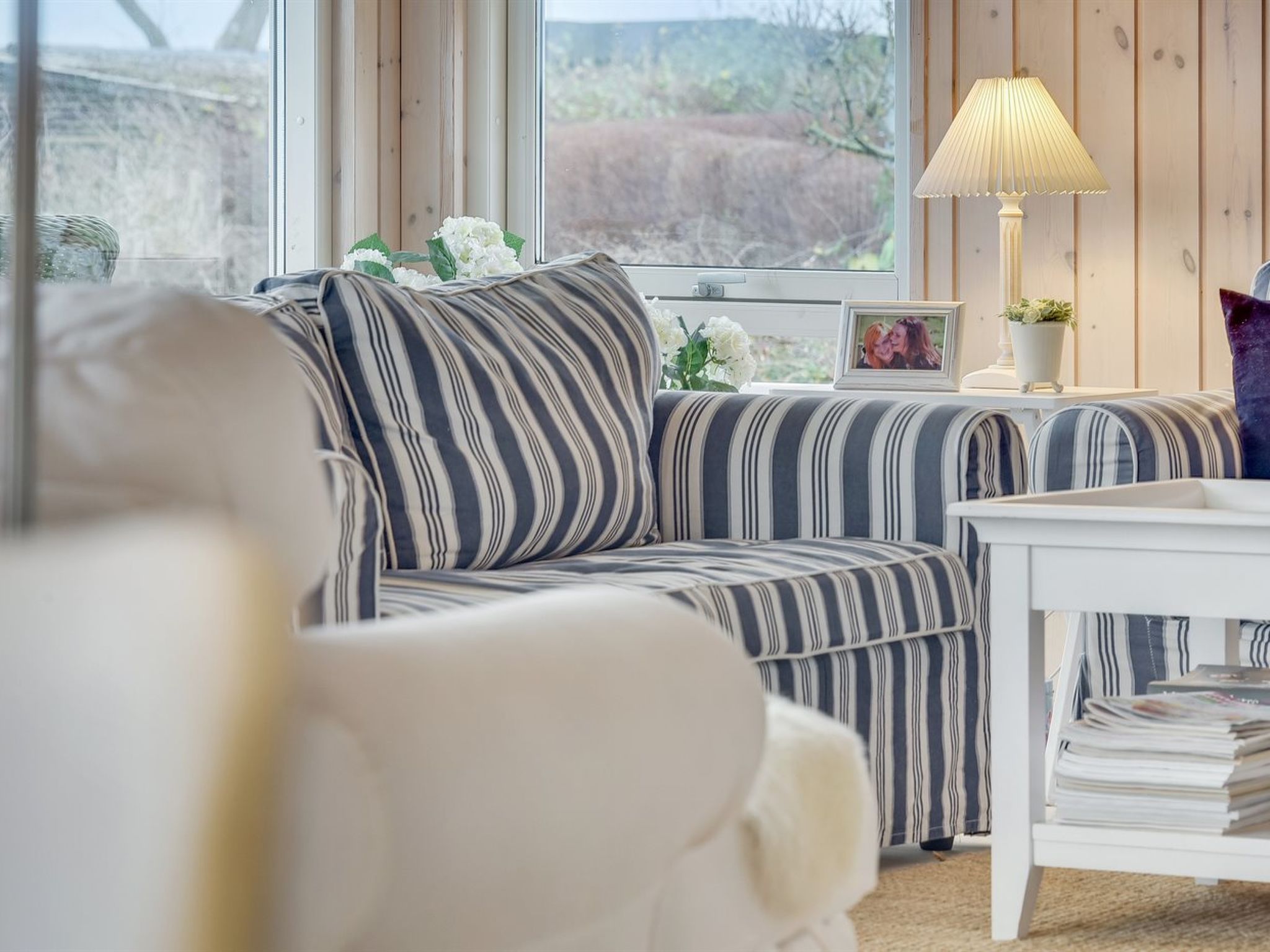 "Tini" - 50m to the fjord-Drinnen