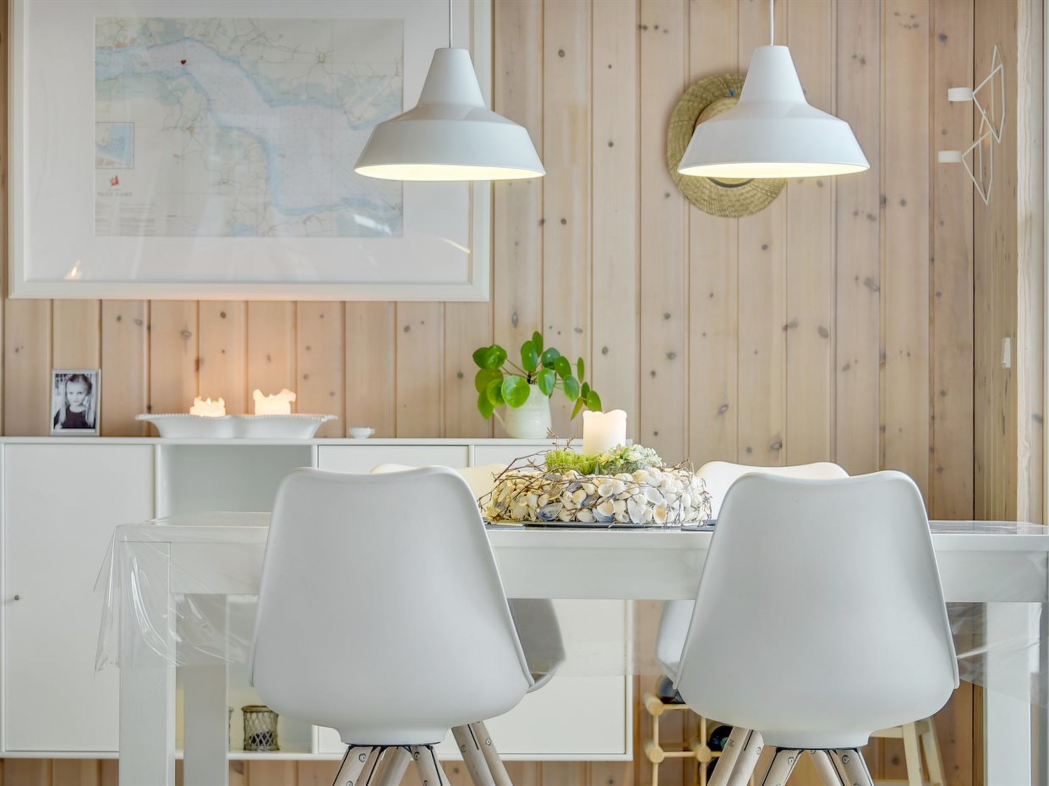 "Tini" - 50m to the fjord-Drinnen