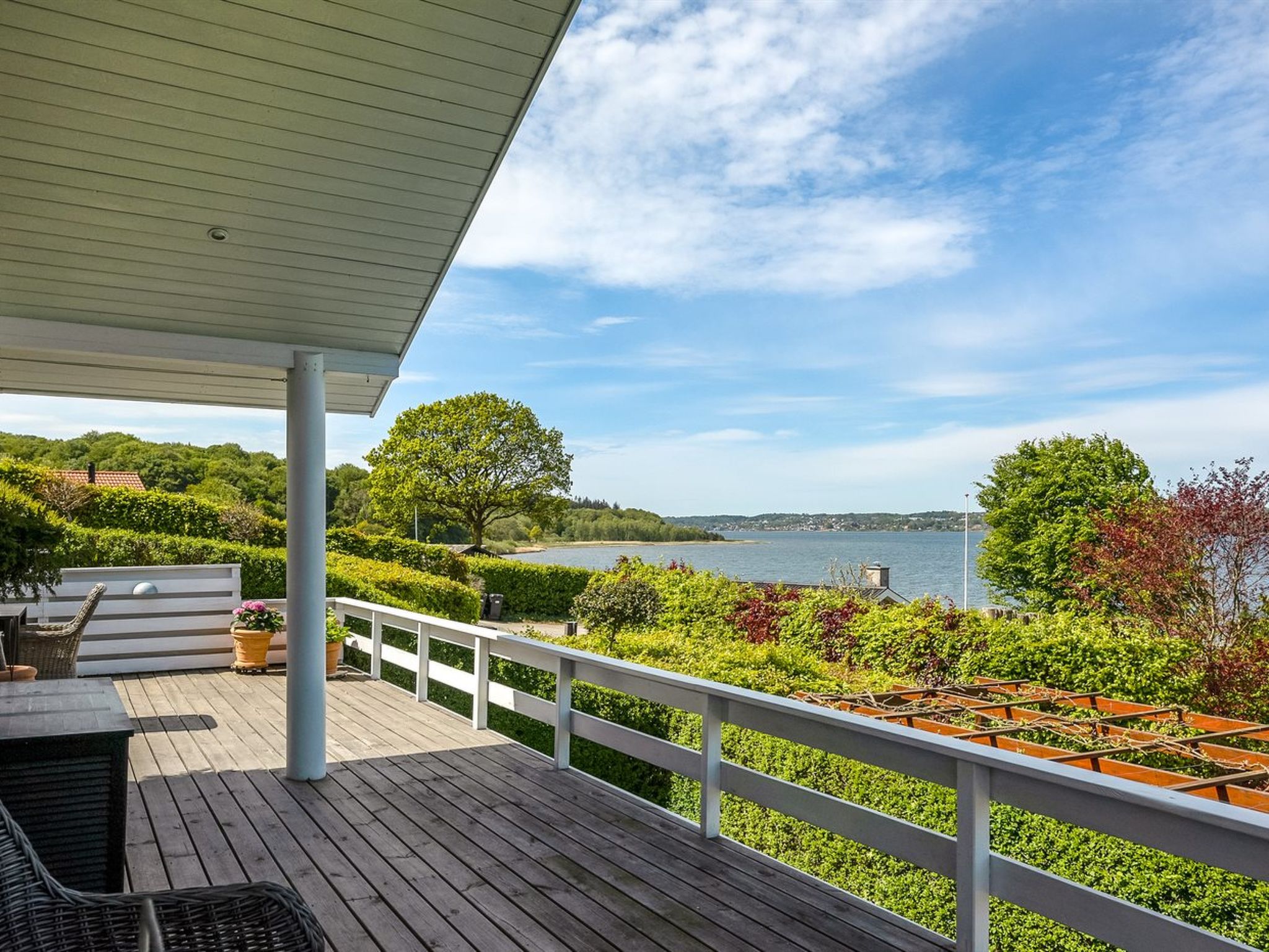 "Tini" - 50m to the fjord-Draußen