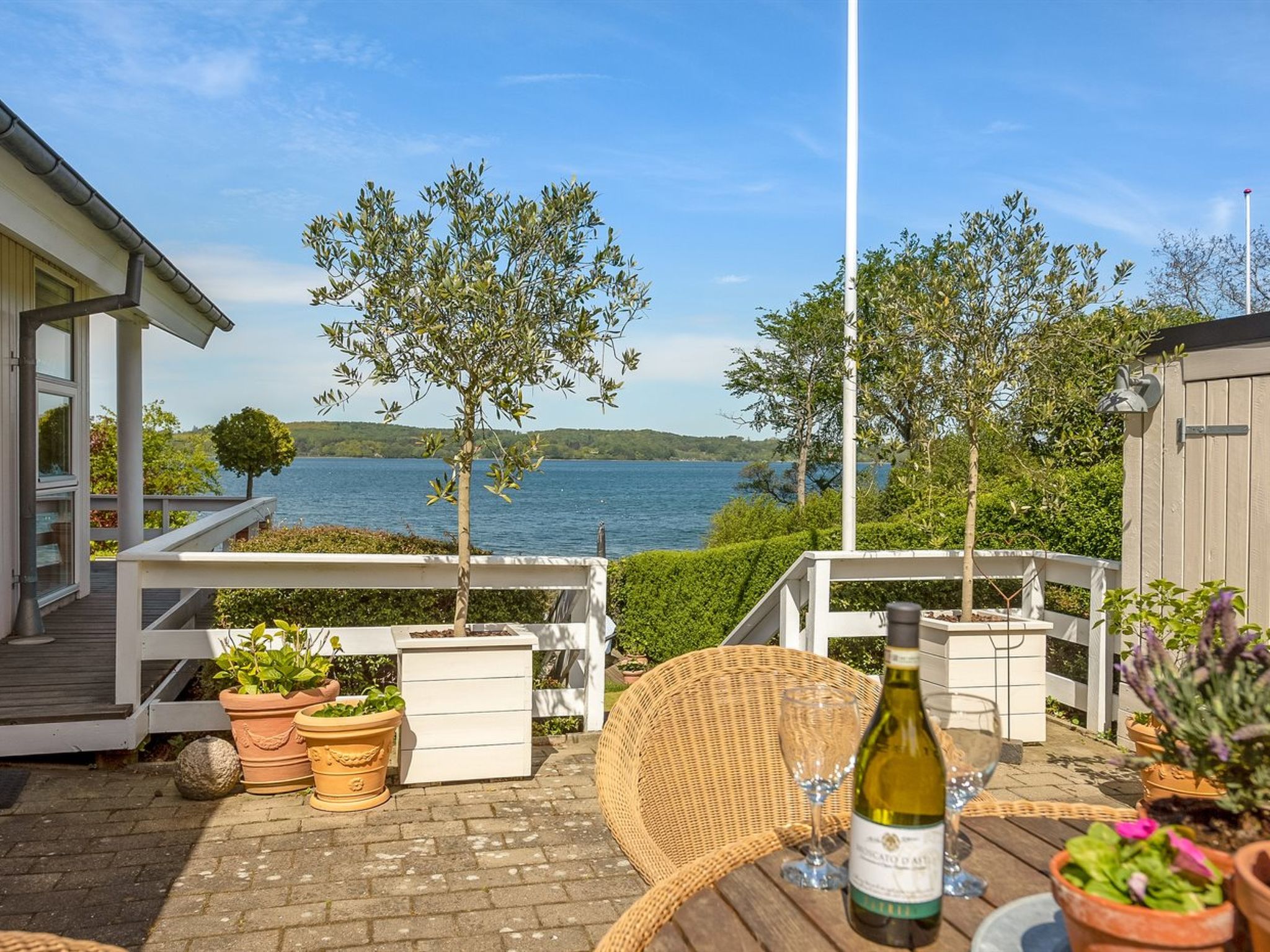 "Tini" - 50m to the fjord