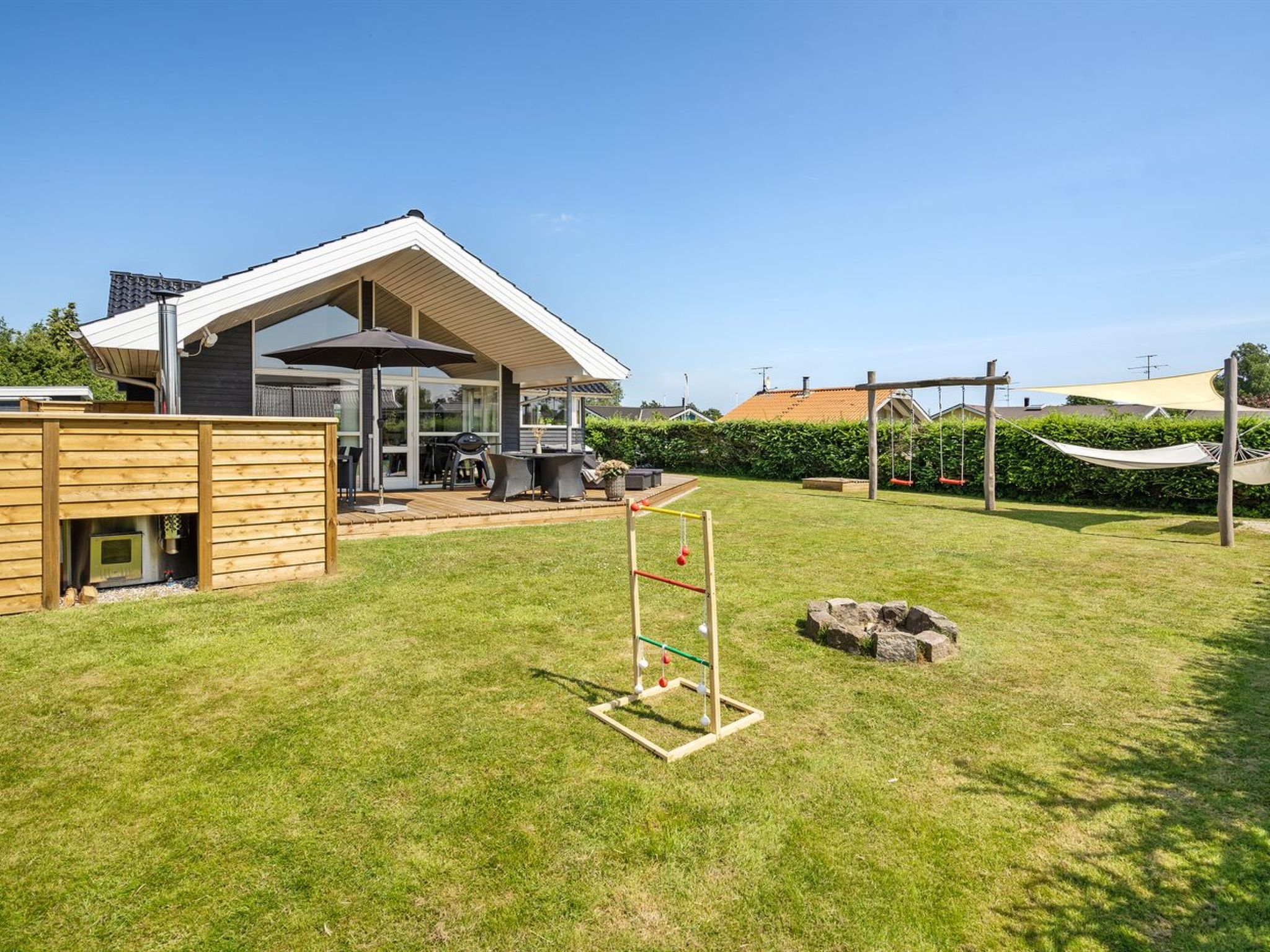 "Nine" - 200m from the sea-Buiten