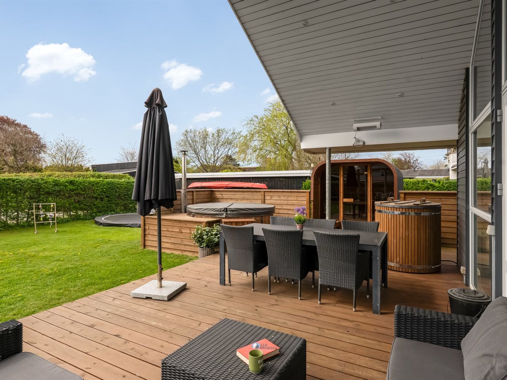 "Nine" - 200m from the sea - Buiten