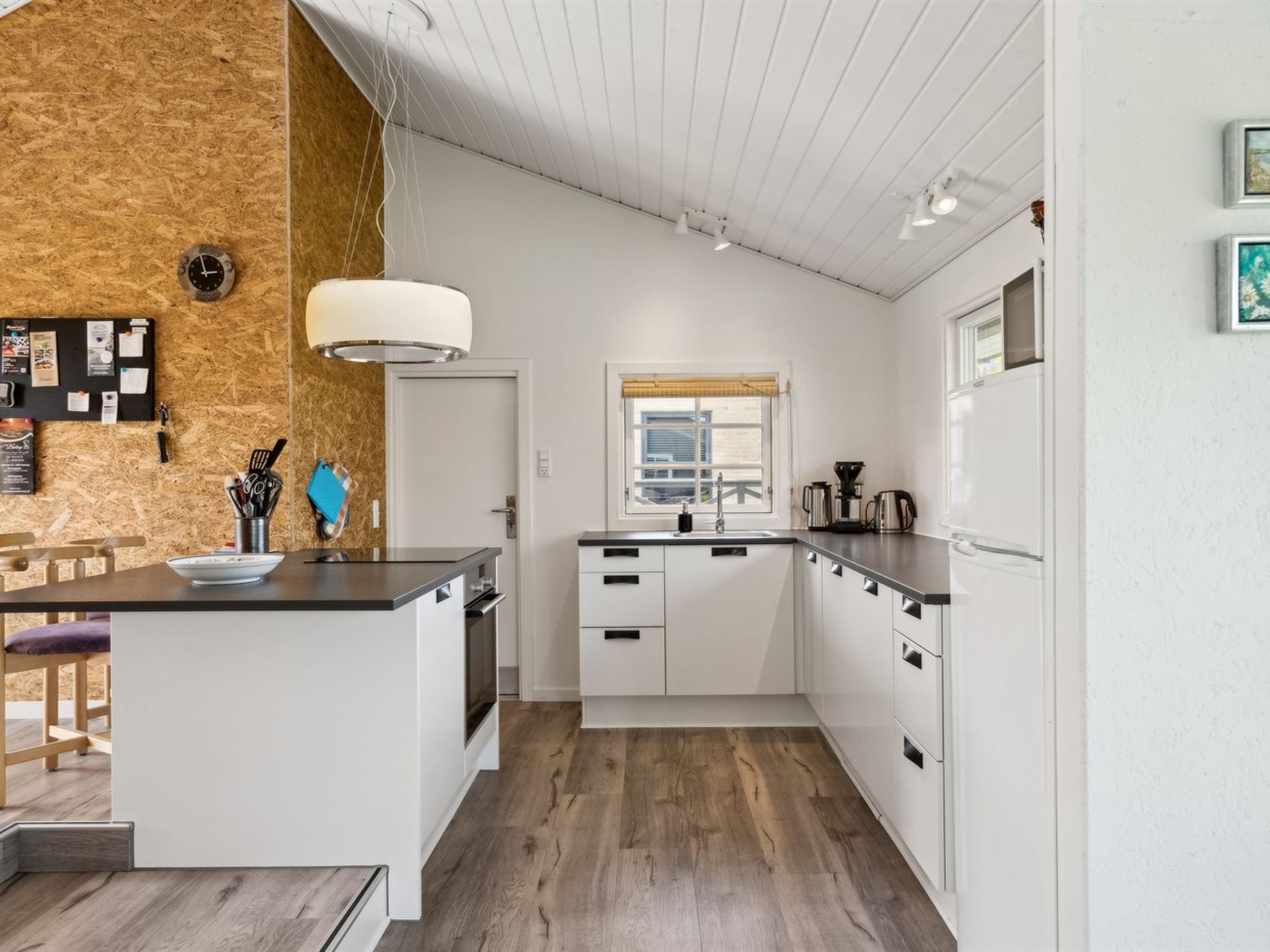 "Sölvy" - 300m from the sea - Binnen