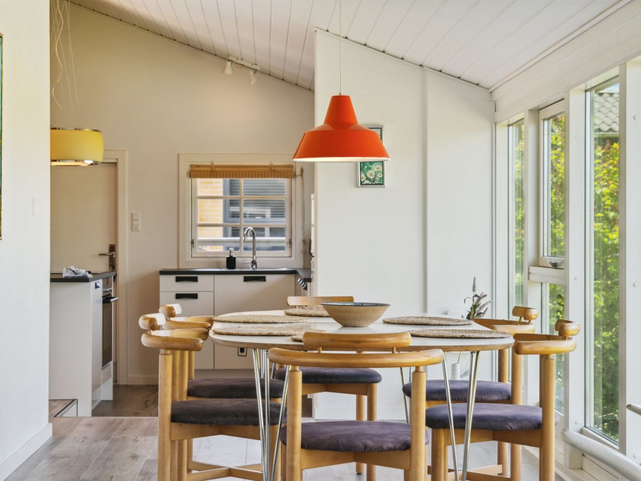 "Sölvy" - 300m from the sea - Binnen