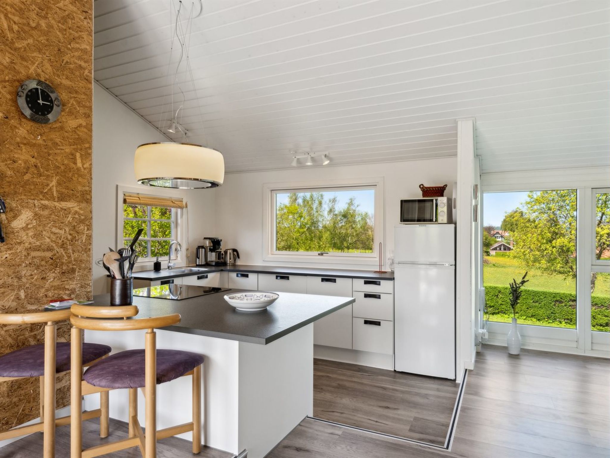 "Sölvy" - 300m from the sea - Binnen