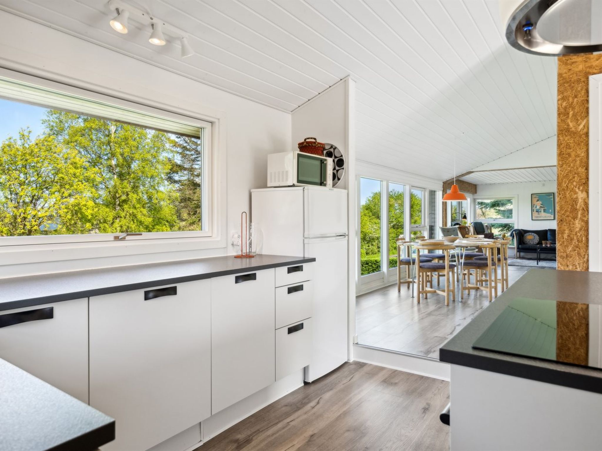 "Sölvy" - 300m from the sea - Binnen