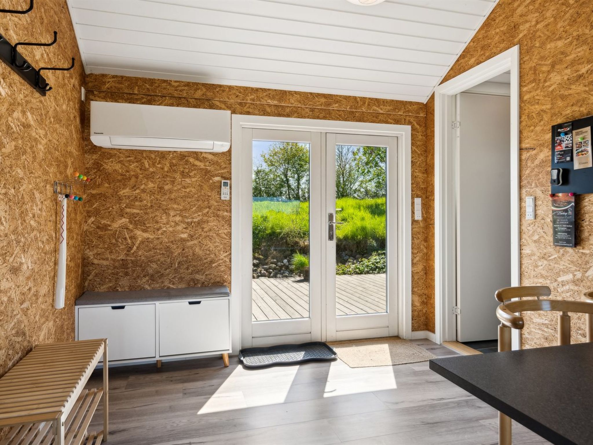 "Sölvy" - 300m from the sea - Binnen