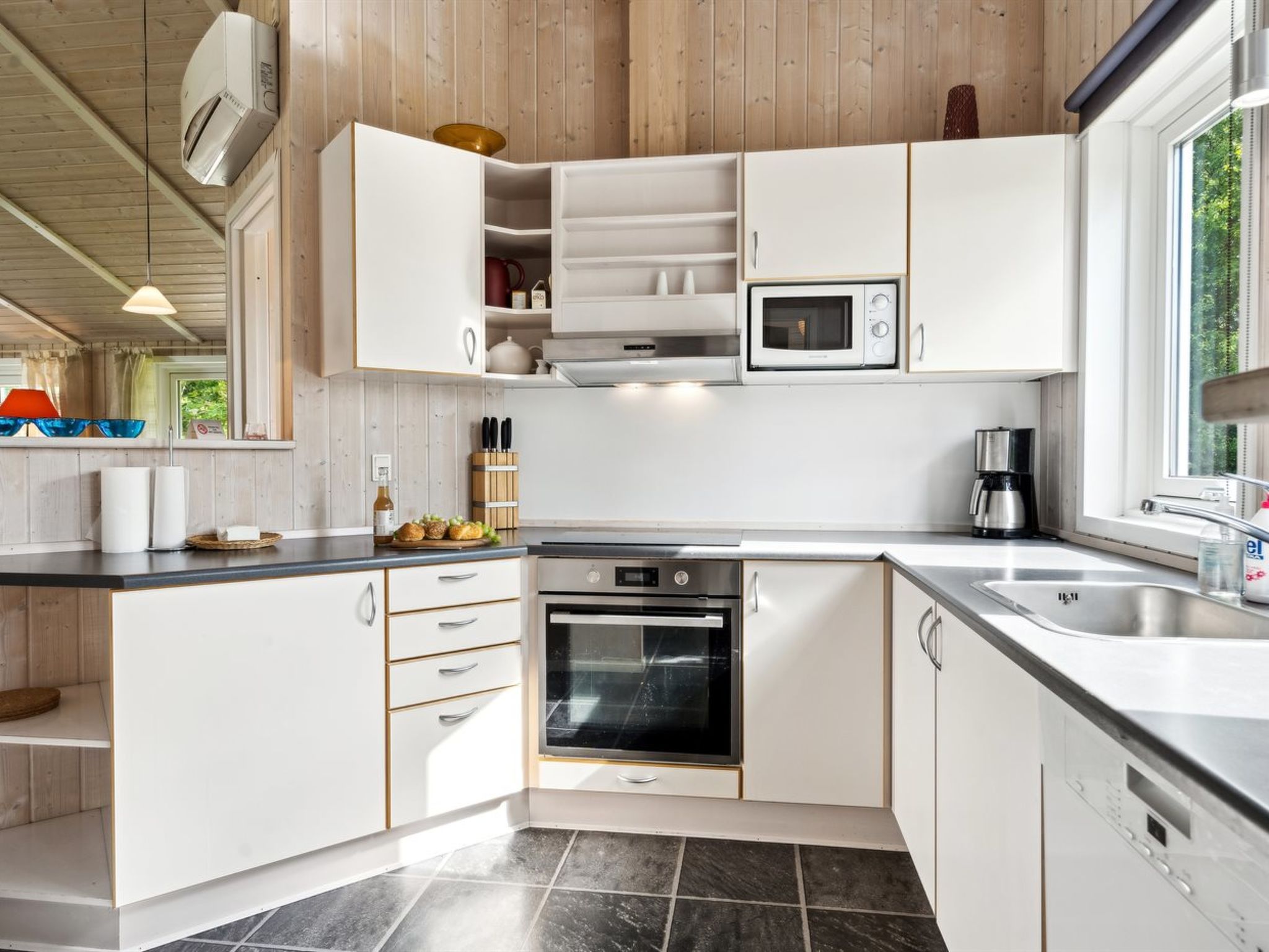 "Falka" - 300m from the sea-Binnen