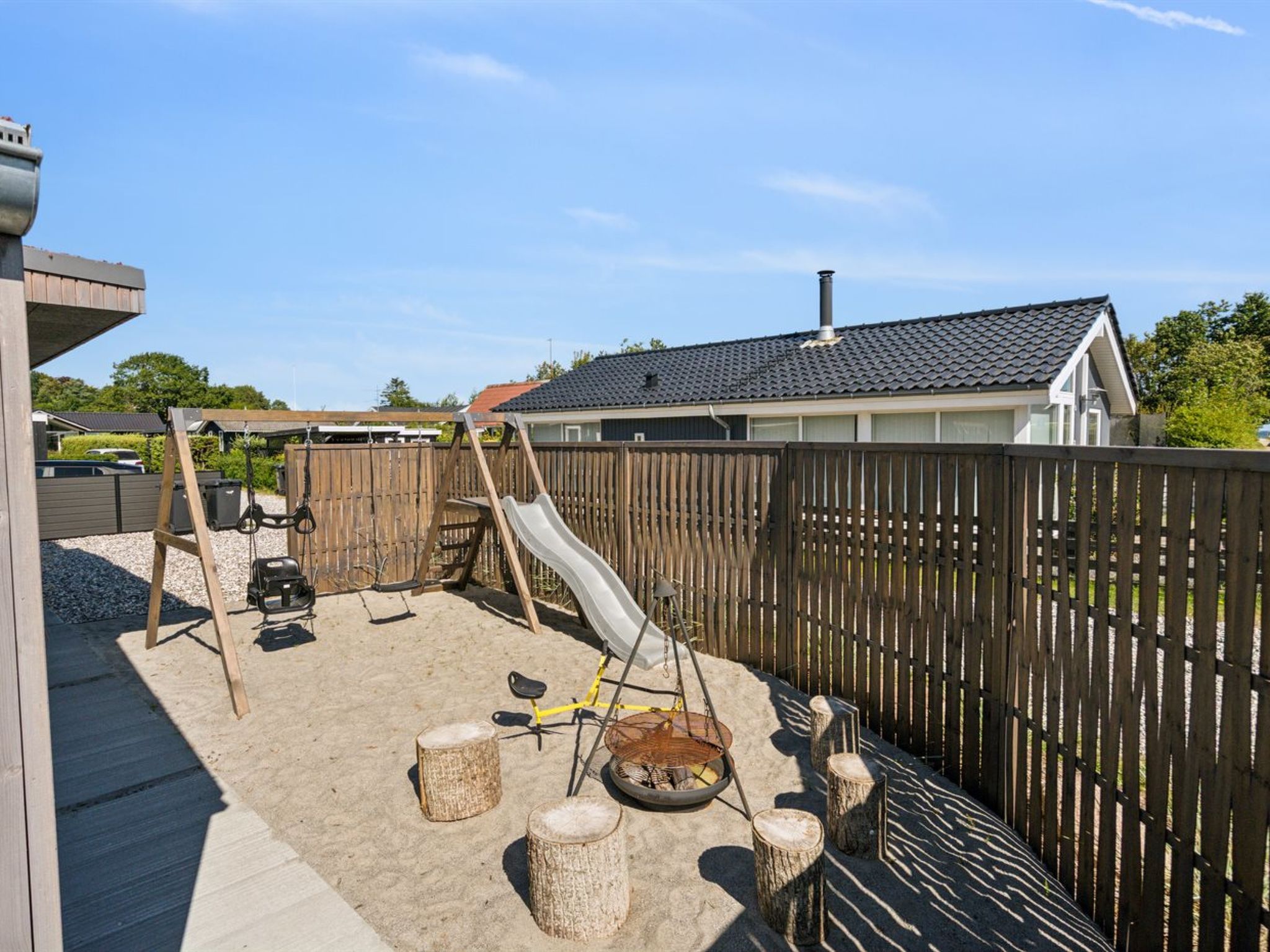 "Elvie" - 150m from the sea - Buiten