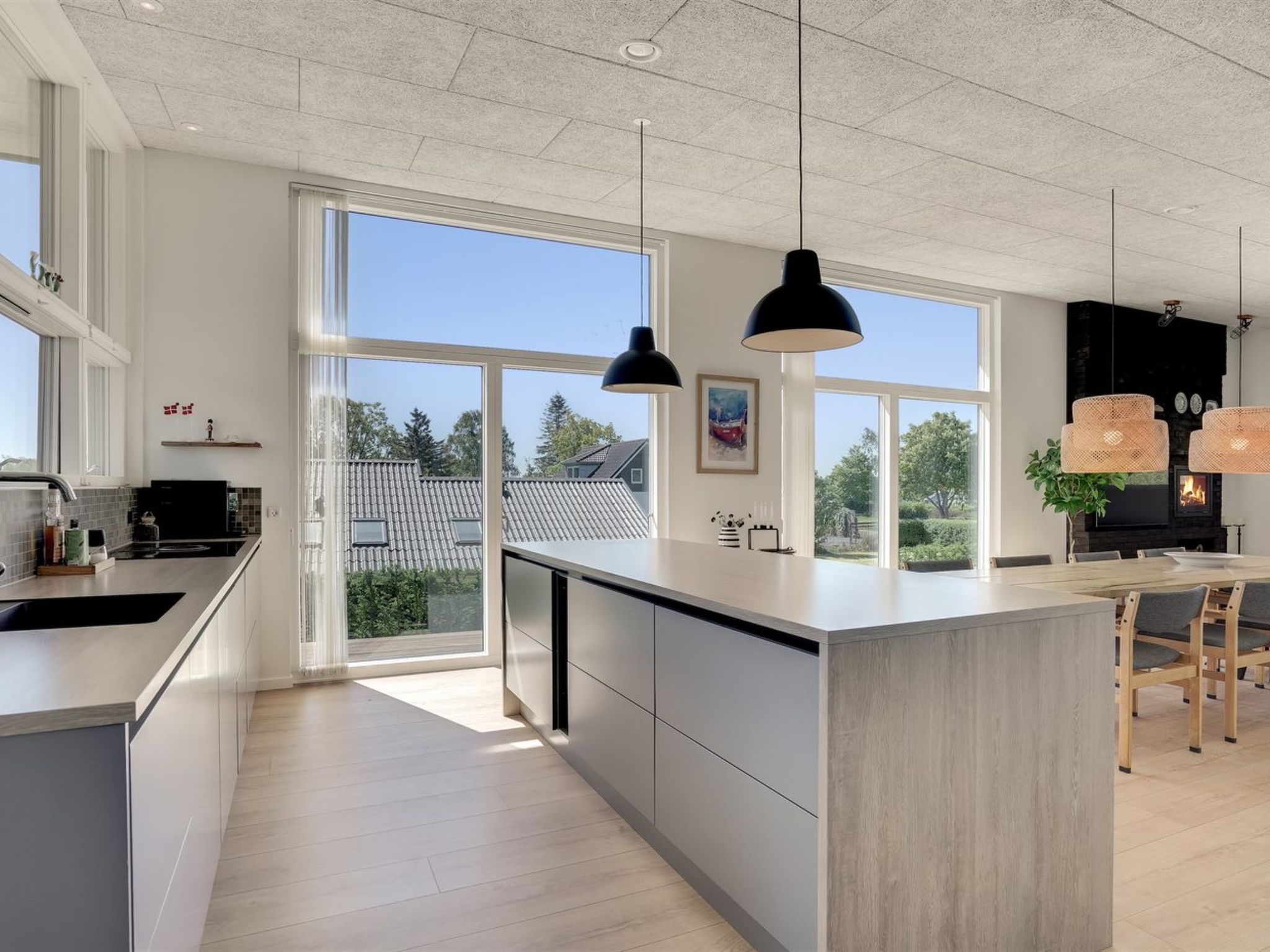 "Karitte" - 300m from the sea - Binnen