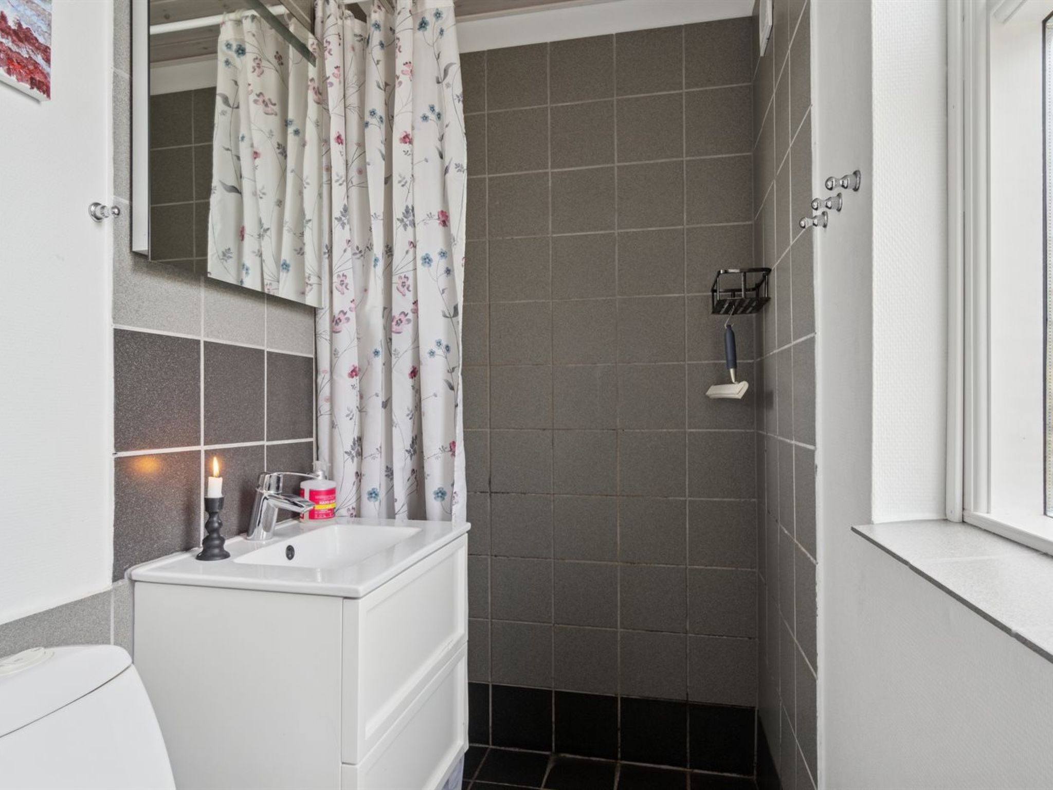 "Elle" - 175m from the sea-Binnen