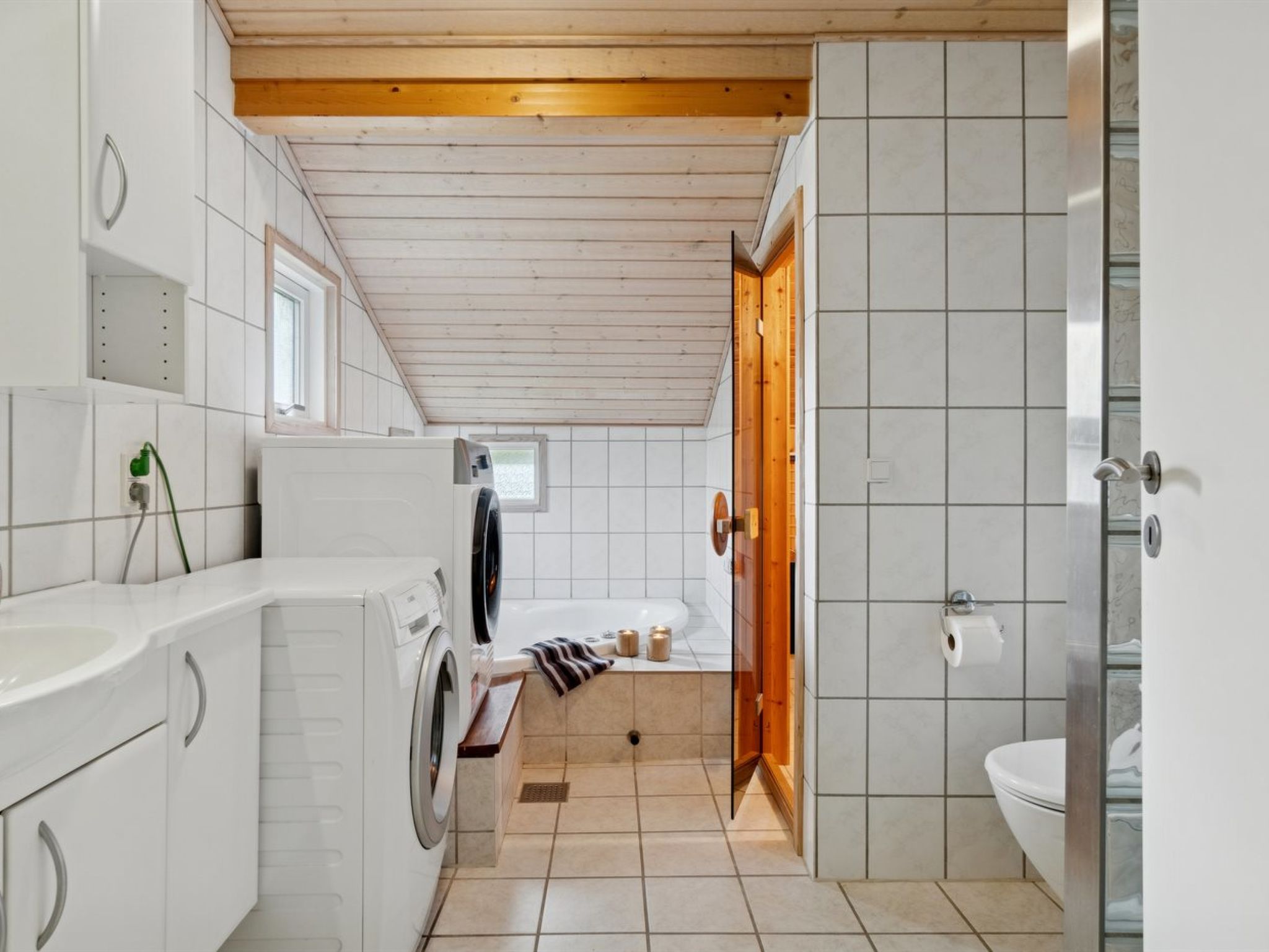 "Loki" - 200m from the sea - Drinnen