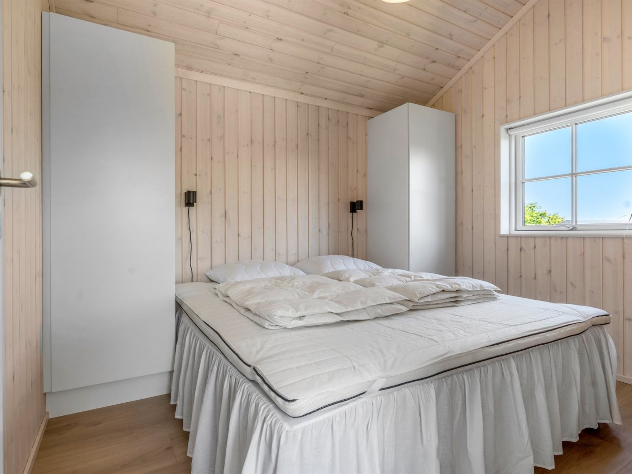 "Väinö" - 300m from the sea - Binnen