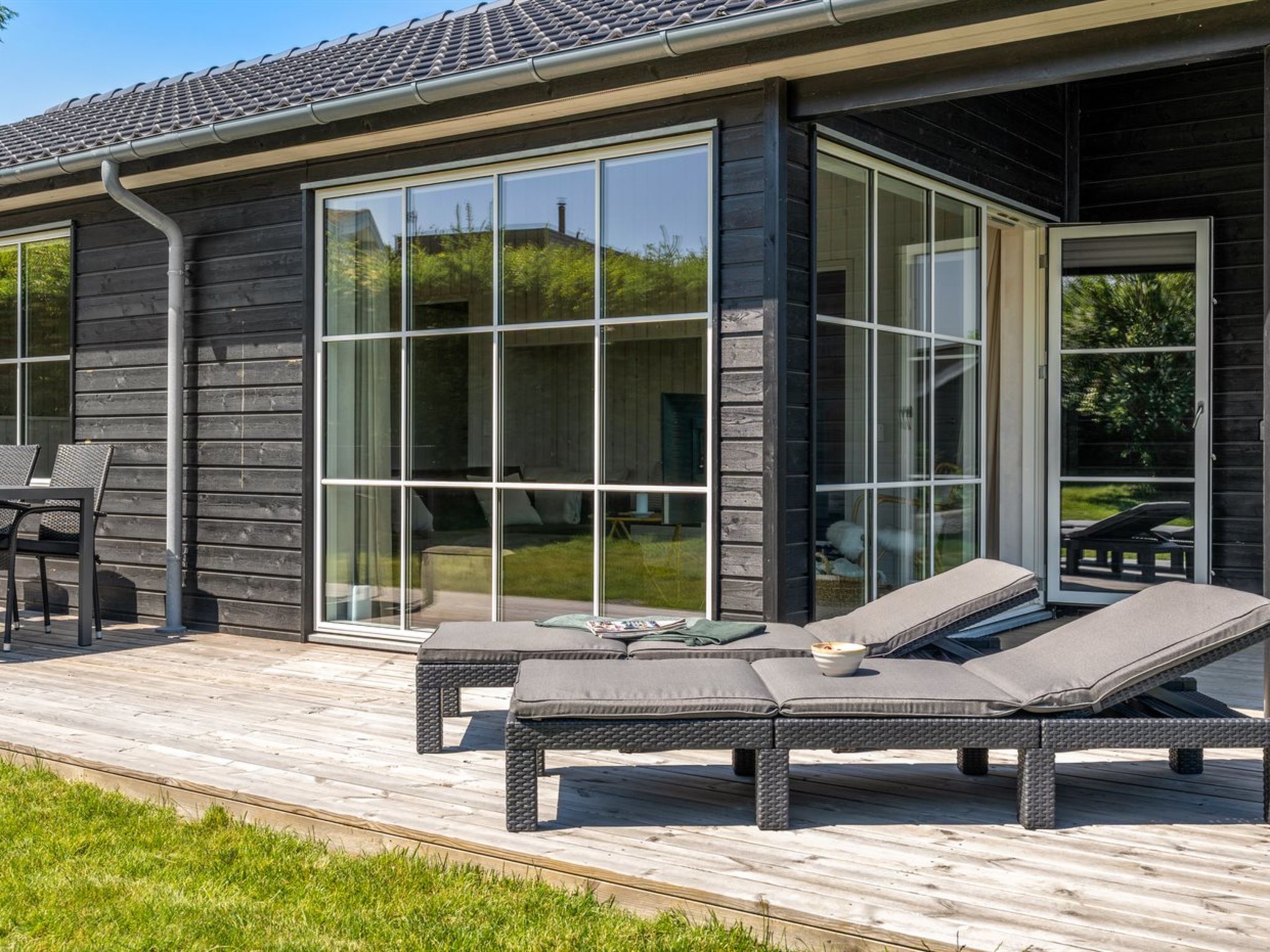 "Väinö" - 300m from the sea - Buiten