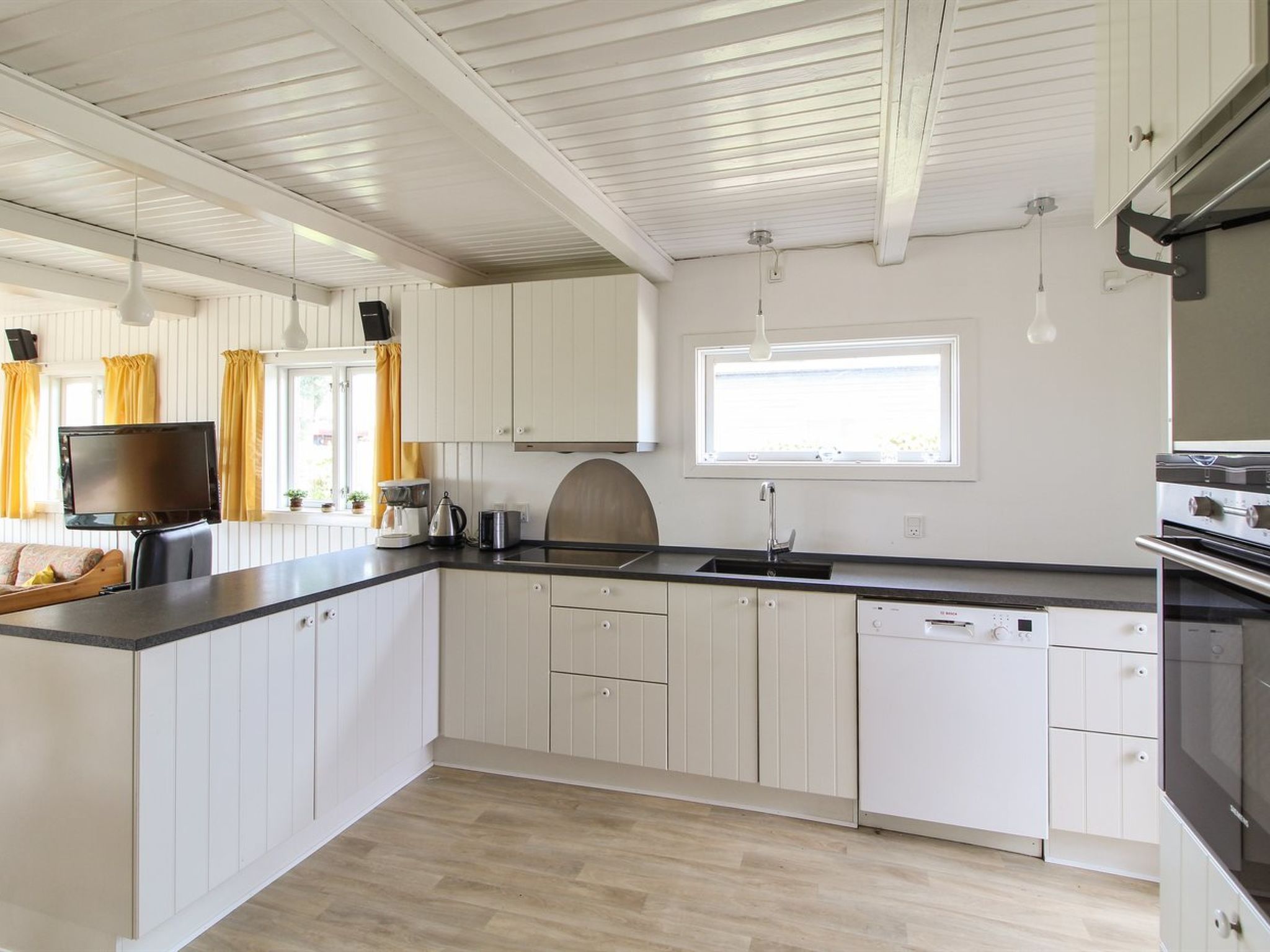 "Lillebror" - 200m from the sea - Binnen