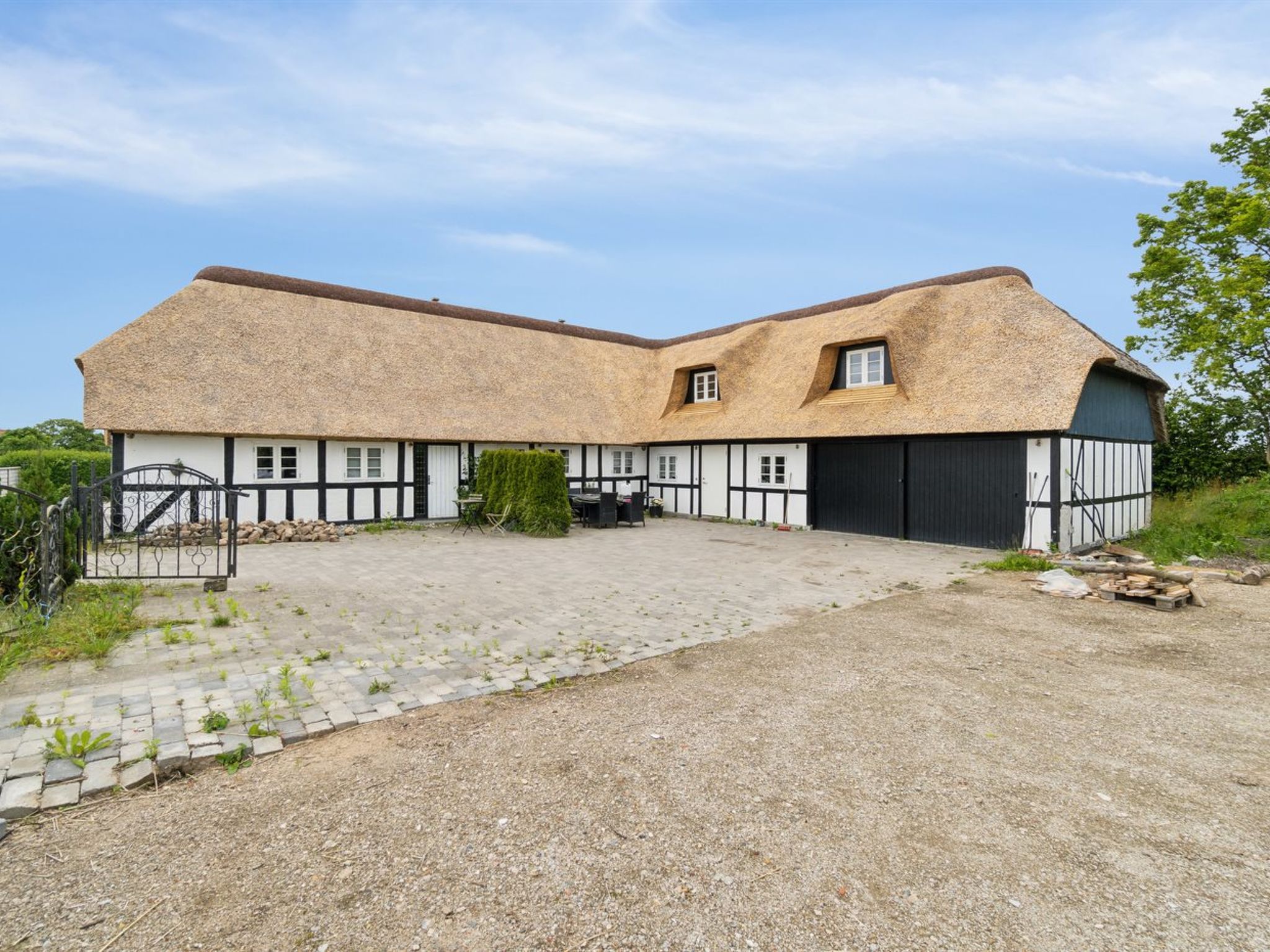 "Thessa" - 900m from the sea - Outside