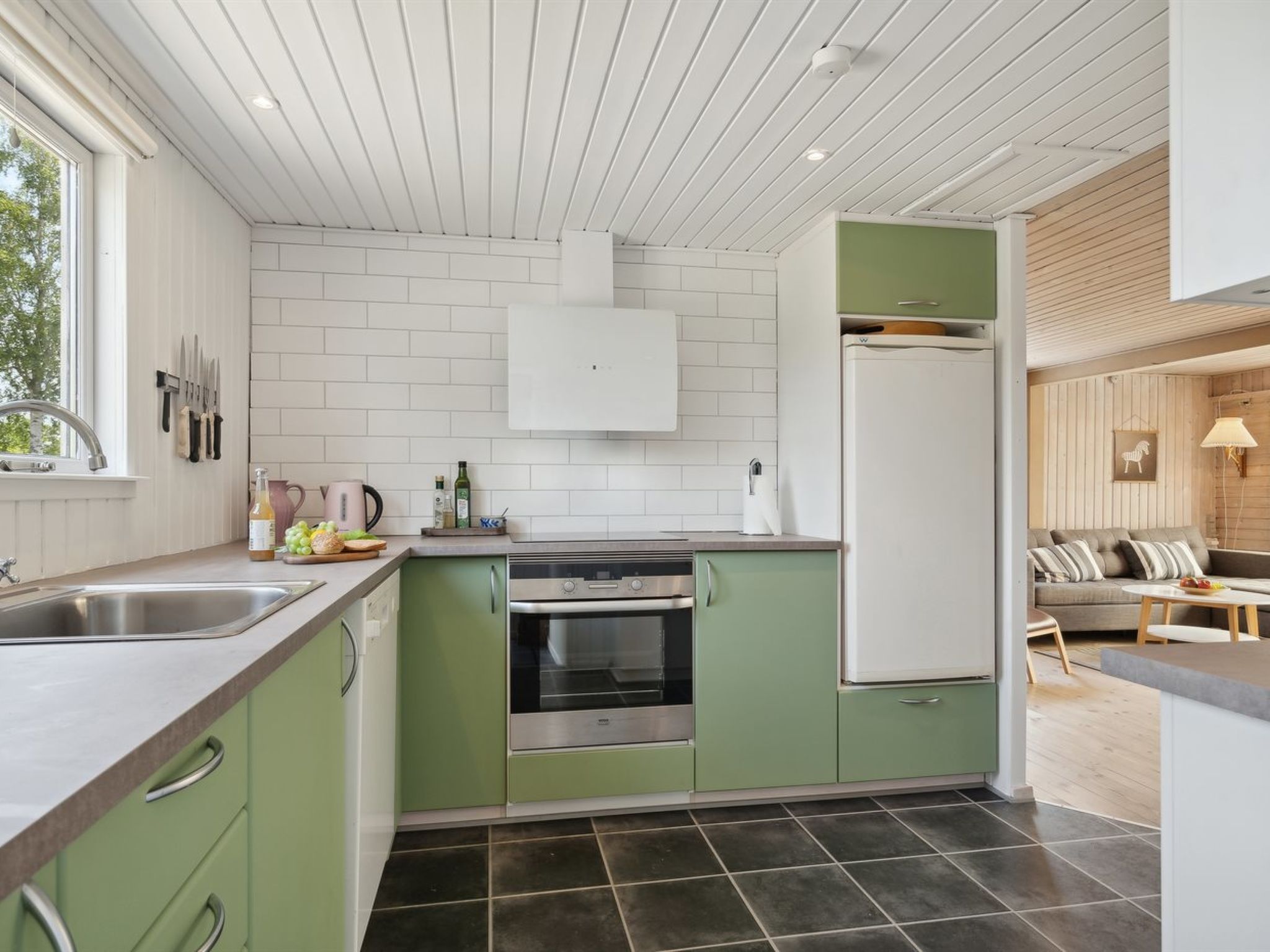 "Sari" - 250m from the sea-Binnen