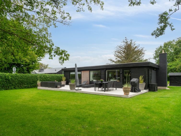 Search and Stay destination Juelsminde, Denmark from . "Elma" - 350m from the sea in SE Jutland