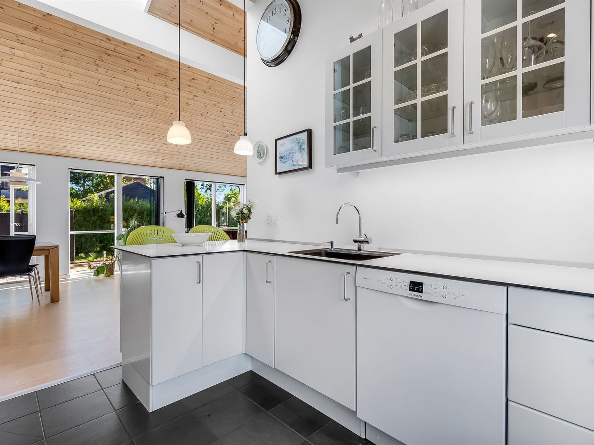 "Shania" - 300m from the sea-Drinnen