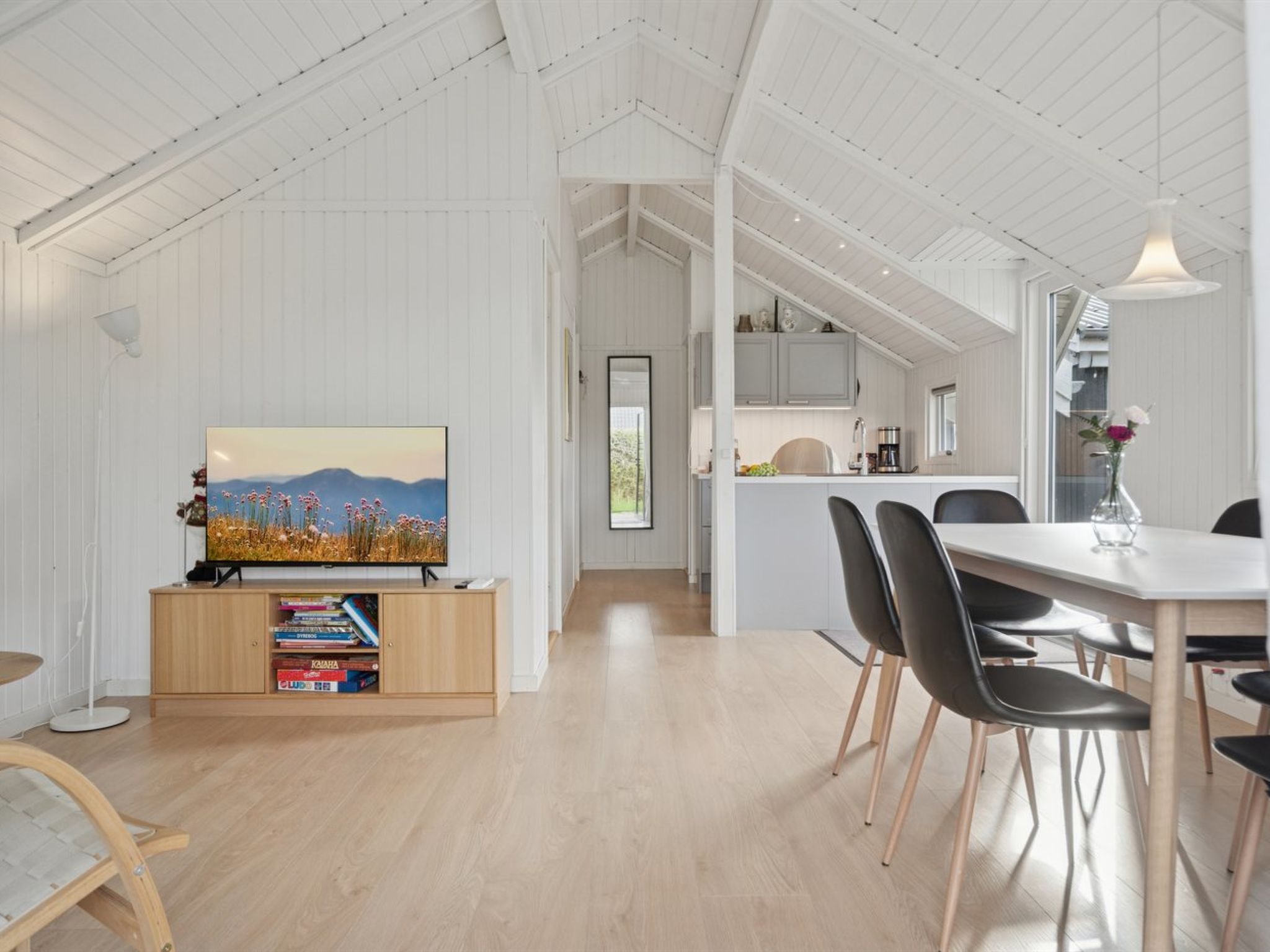 "Hannah" - 200m from the sea-Inside