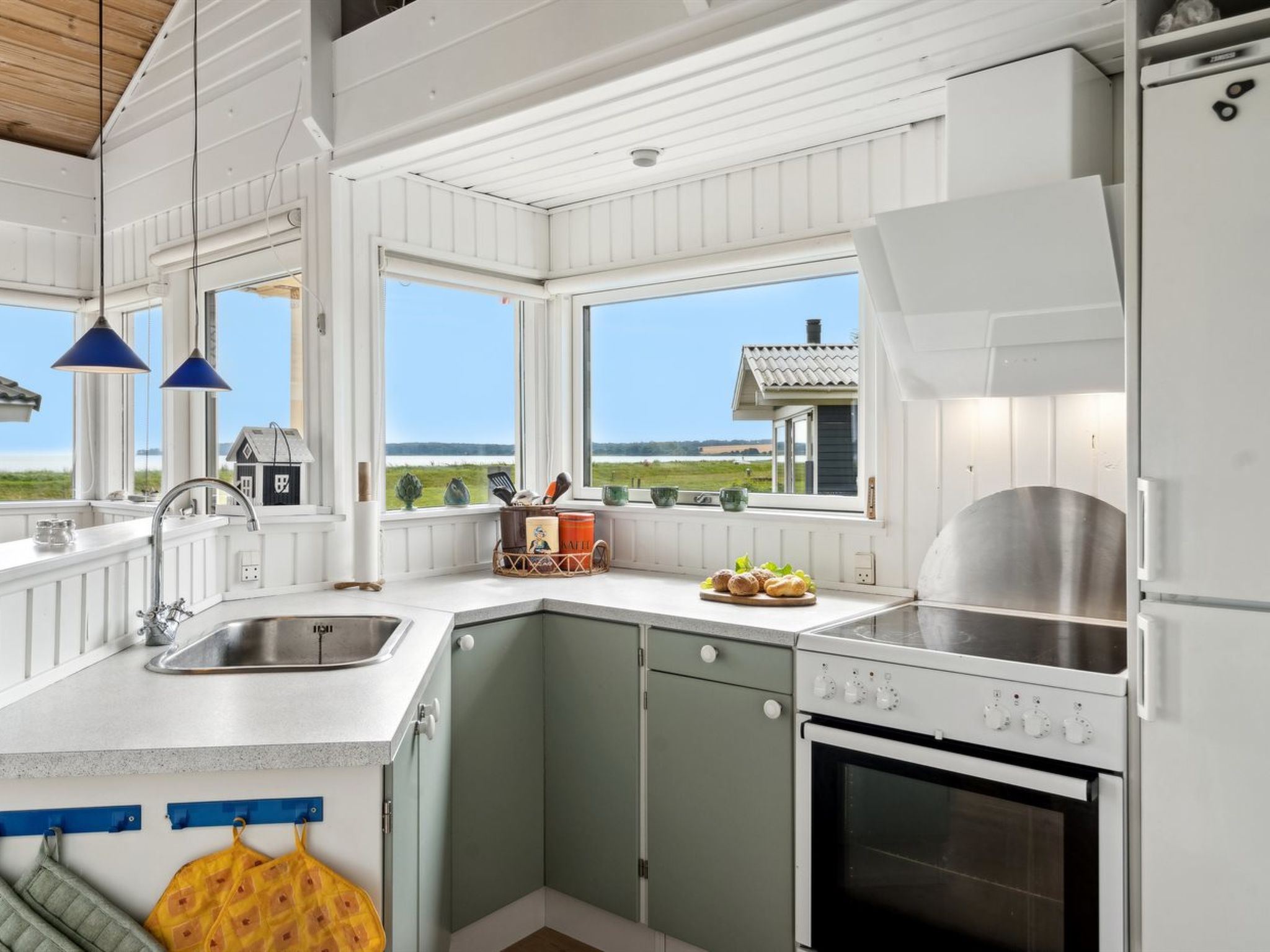 "Gudmar" - 75m from the sea-Binnen