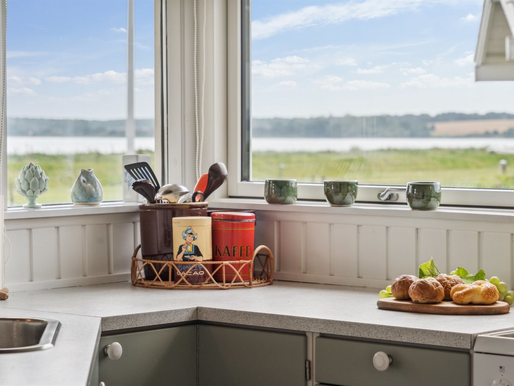 "Gudmar" - 75m from the sea-Binnen