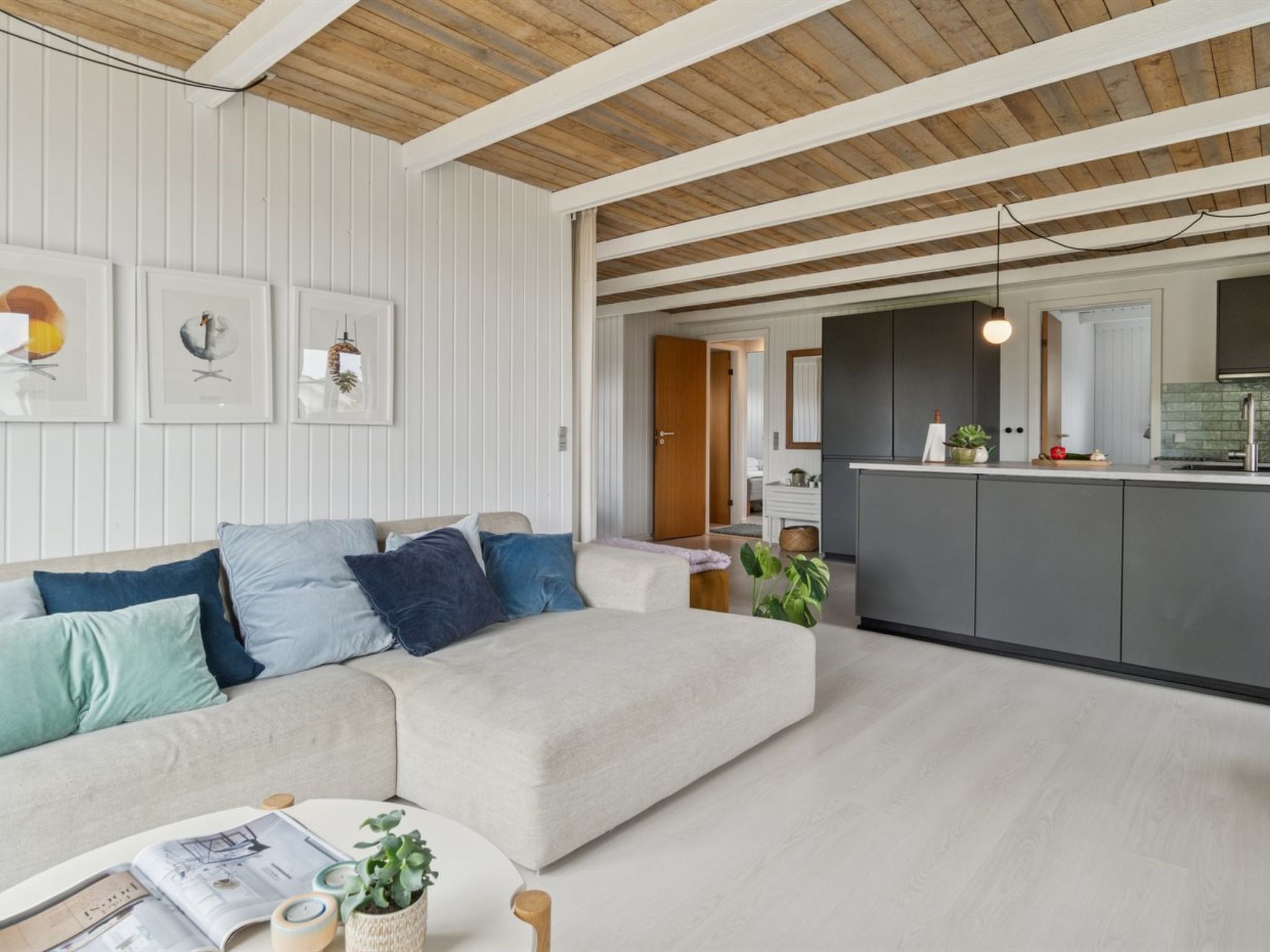 "Bjarni" - 180m from the sea-Binnen