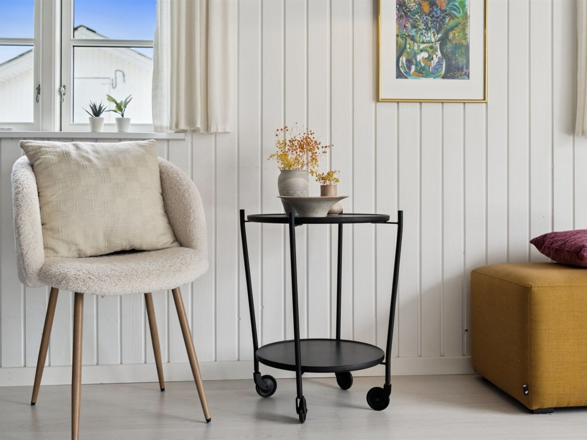 "Bjarni" - 180m from the sea-Binnen