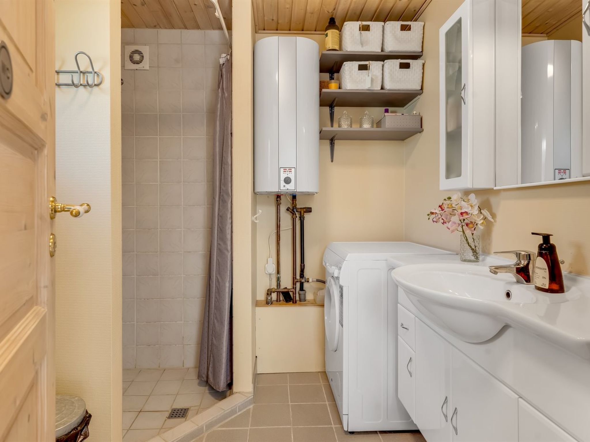 "Sinnika" - 550m from the sea - Binnen