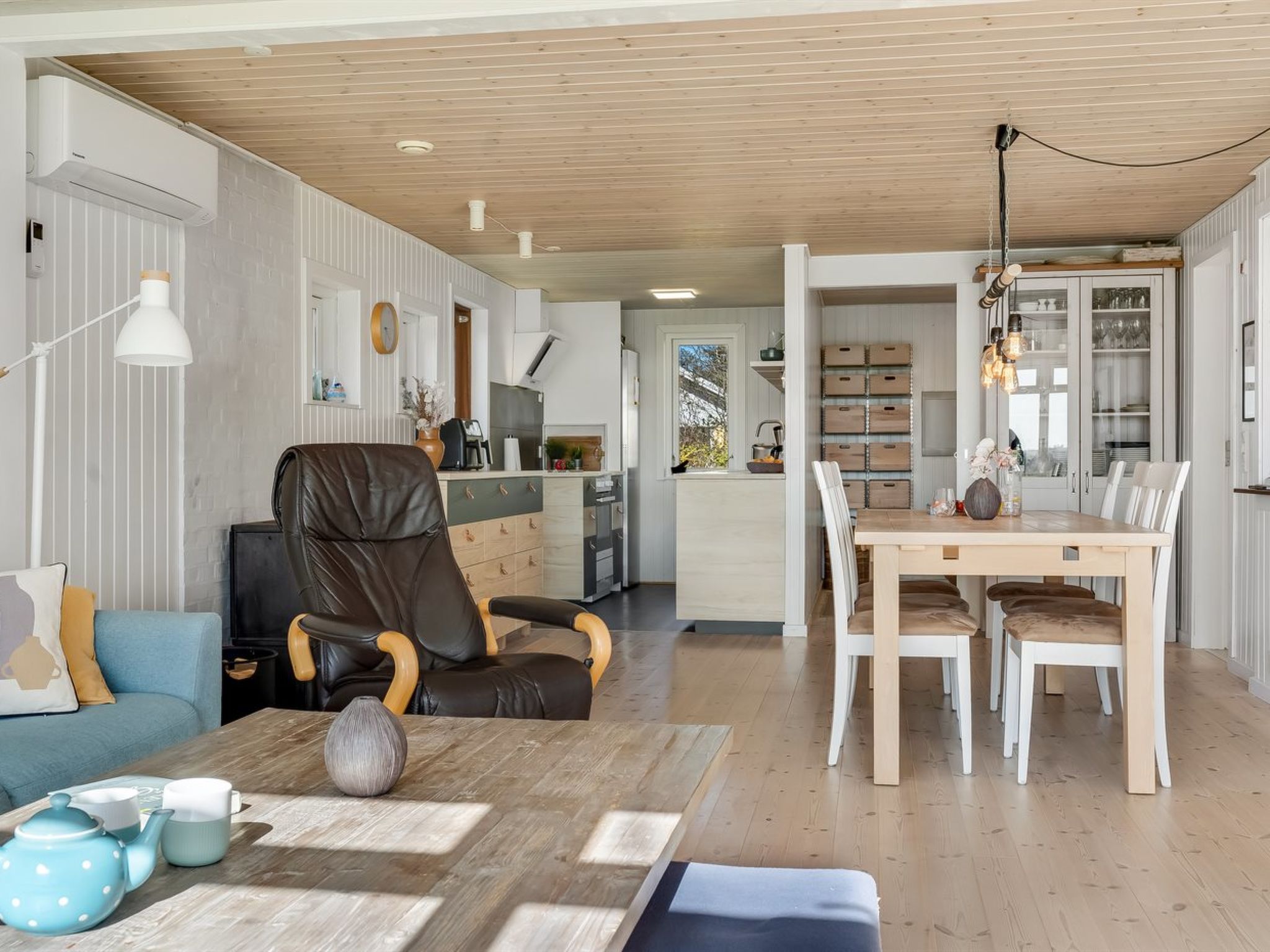 "Sinnika" - 550m from the sea - Binnen