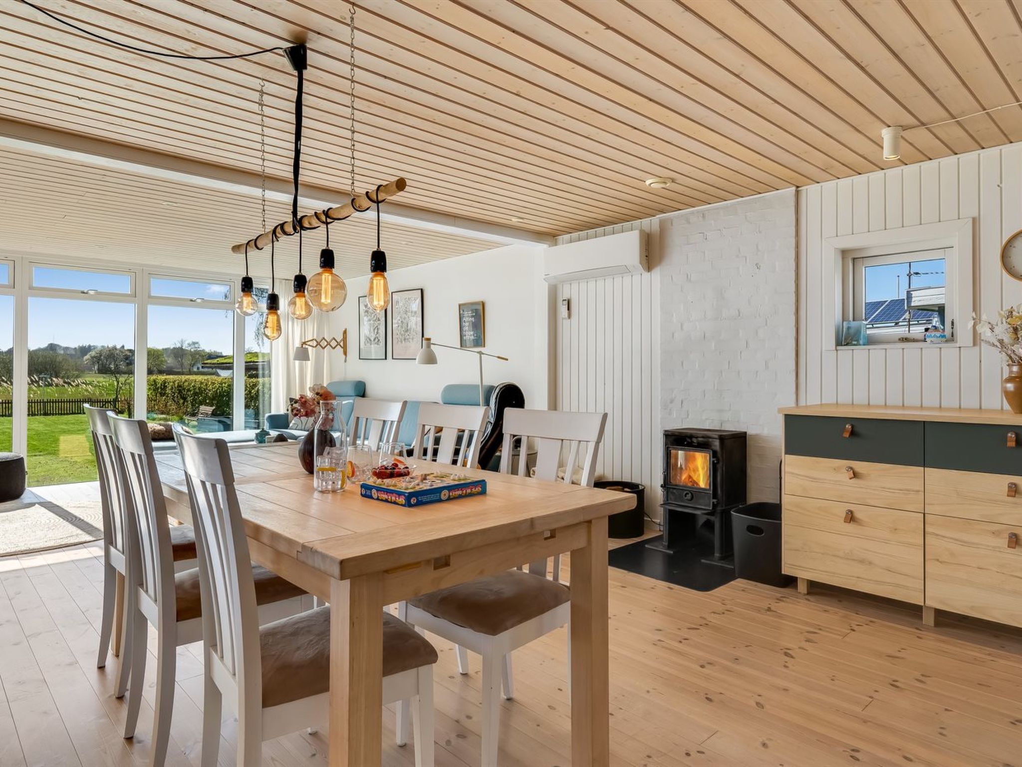 "Sinnika" - 550m from the sea - Binnen