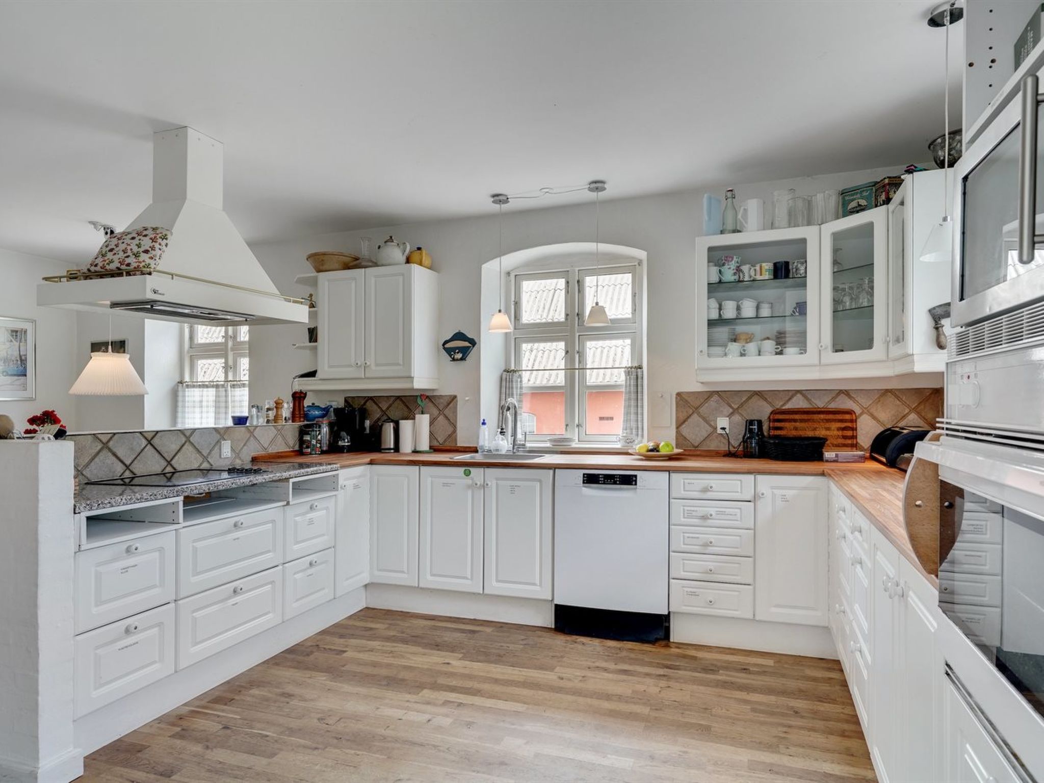 "Elisabetha" - 16km from the sea - Binnen