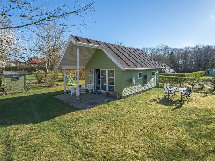 "Terese" - 45km from the sea", 1-Zimmer-Haus 34 m2. Objekt geeignet für 4 Erwachsene. Wohnzimmer mit TV und Radio. Offene Galerie 1 Zimmer mit 1 Doppelbett und 2 Schlafmöglichkeiten. Küche (Backofe..