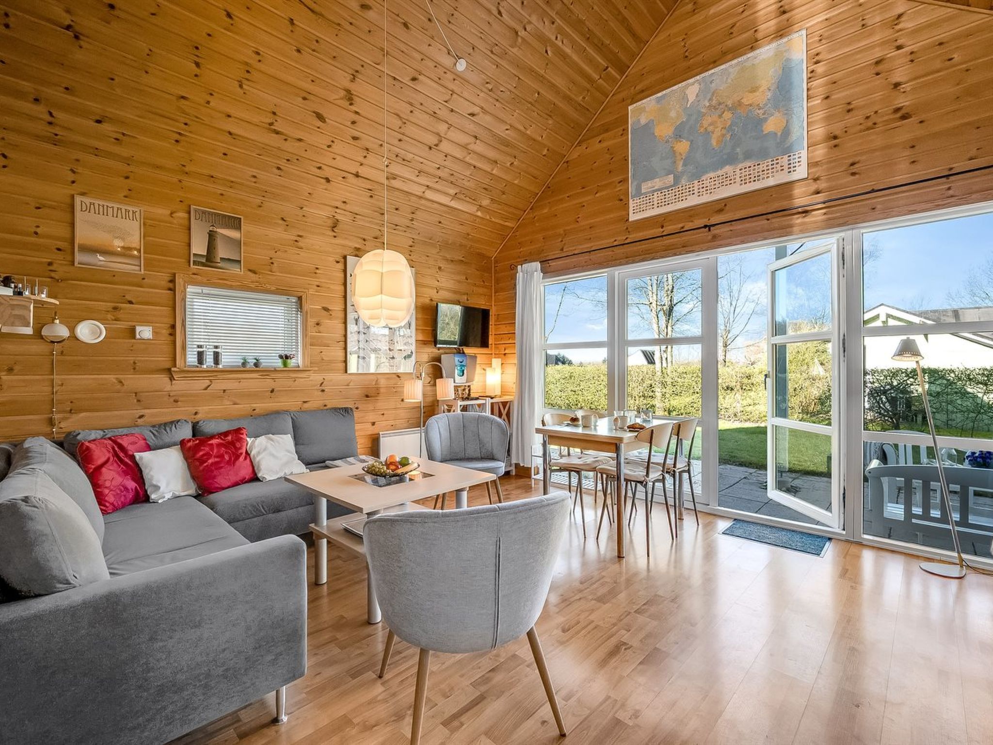 "Terese" - 45km from the sea - Binnen