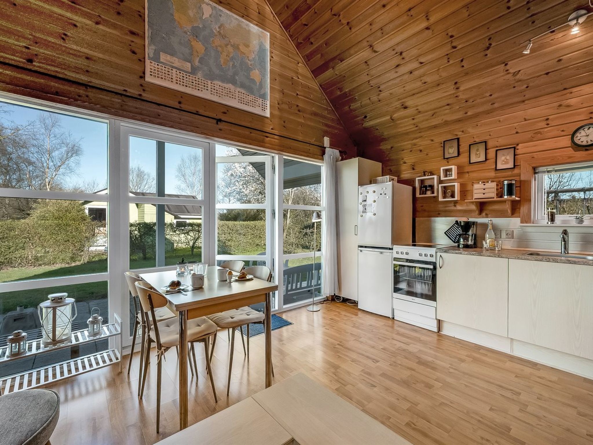 "Terese" - 45km from the sea - Binnen