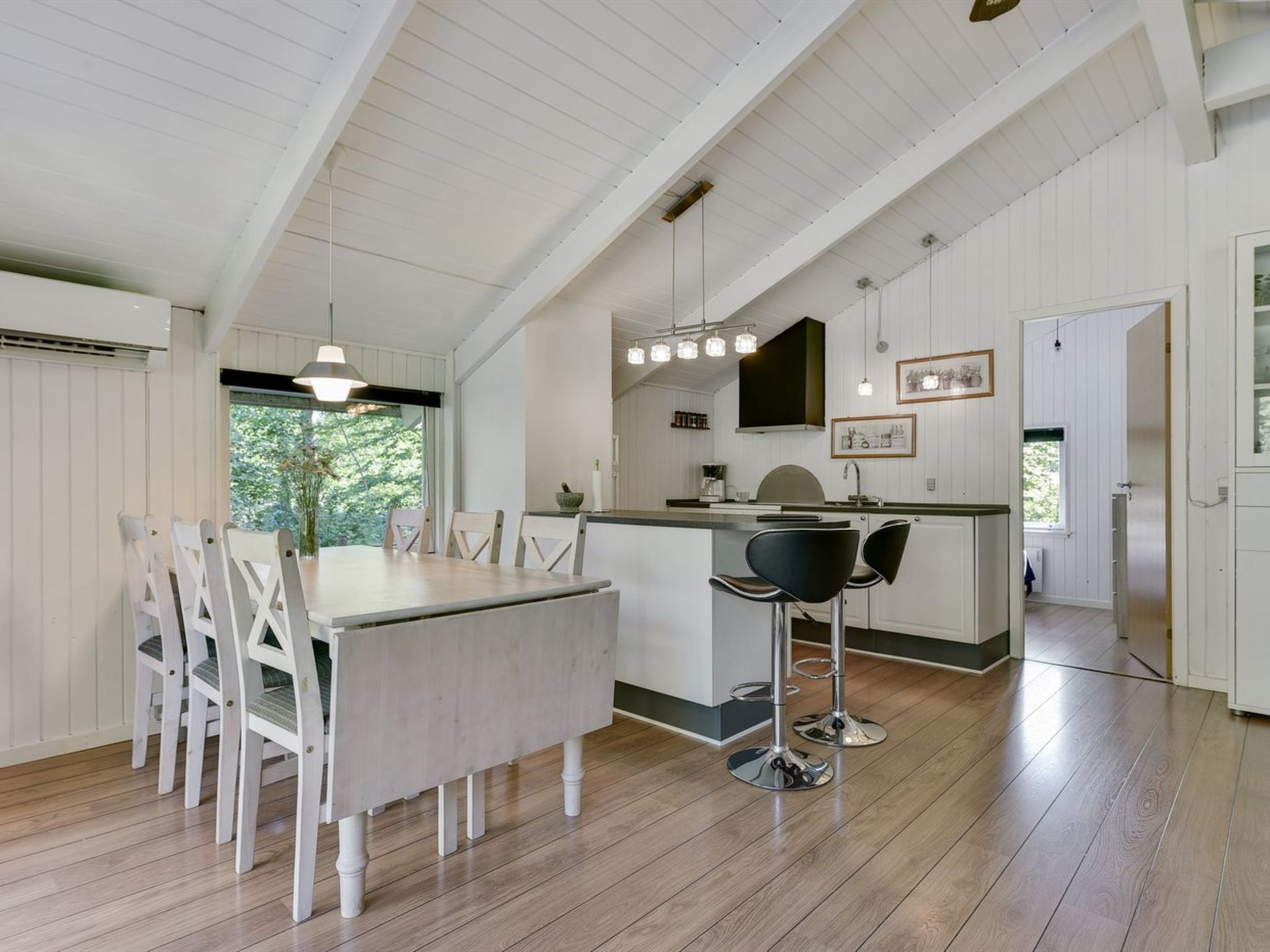 "Yngve" - 56.5km from the sea - Binnen