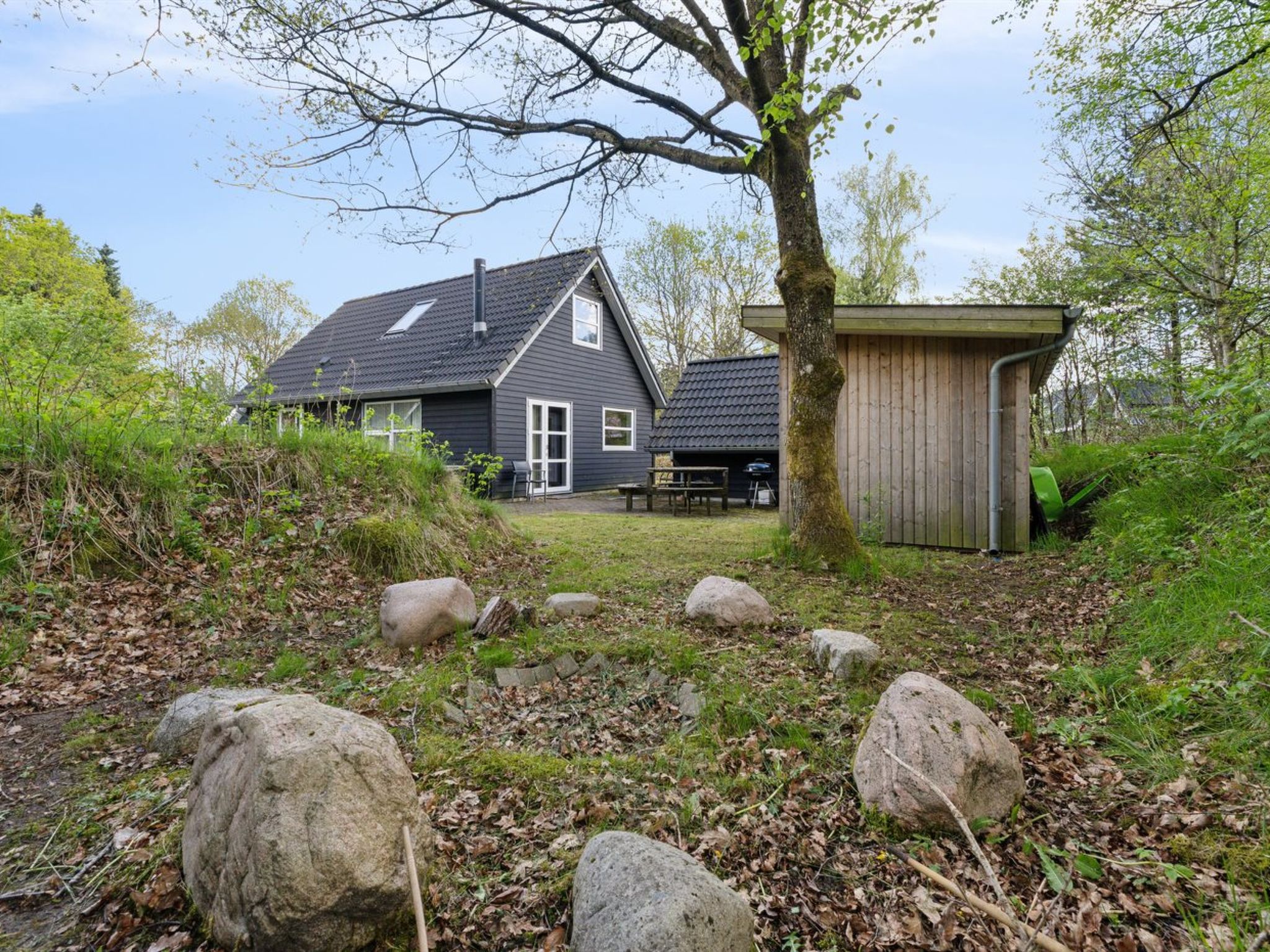 "Øgot"-Outside