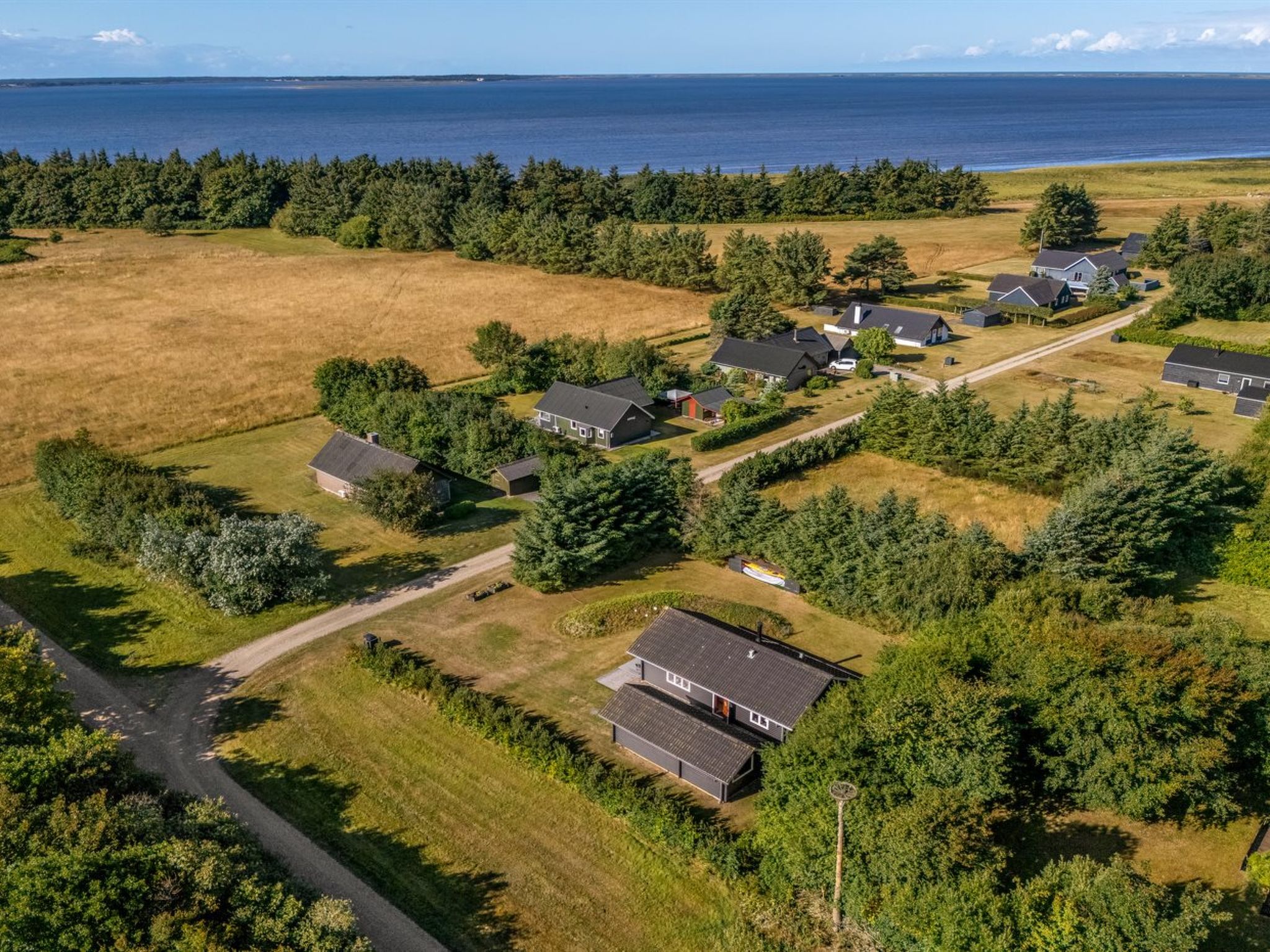 "Engeline" - 300m to the fjord - Outside