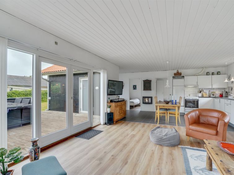 Search and Stay destination Vemb, Denmark from . "Zaara" - 450m to the inlet in Western Jutland
