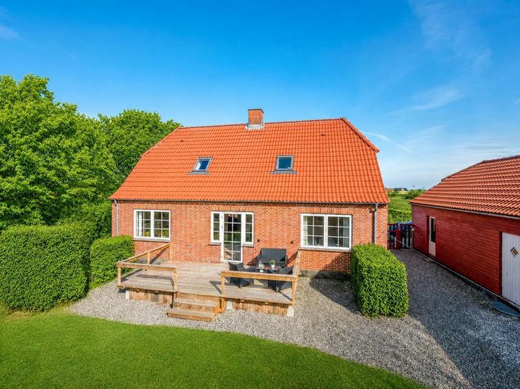 Op 600 m van zee: Ruim vakantiehuis Soria in Vemb voor 7 personen in Vemb