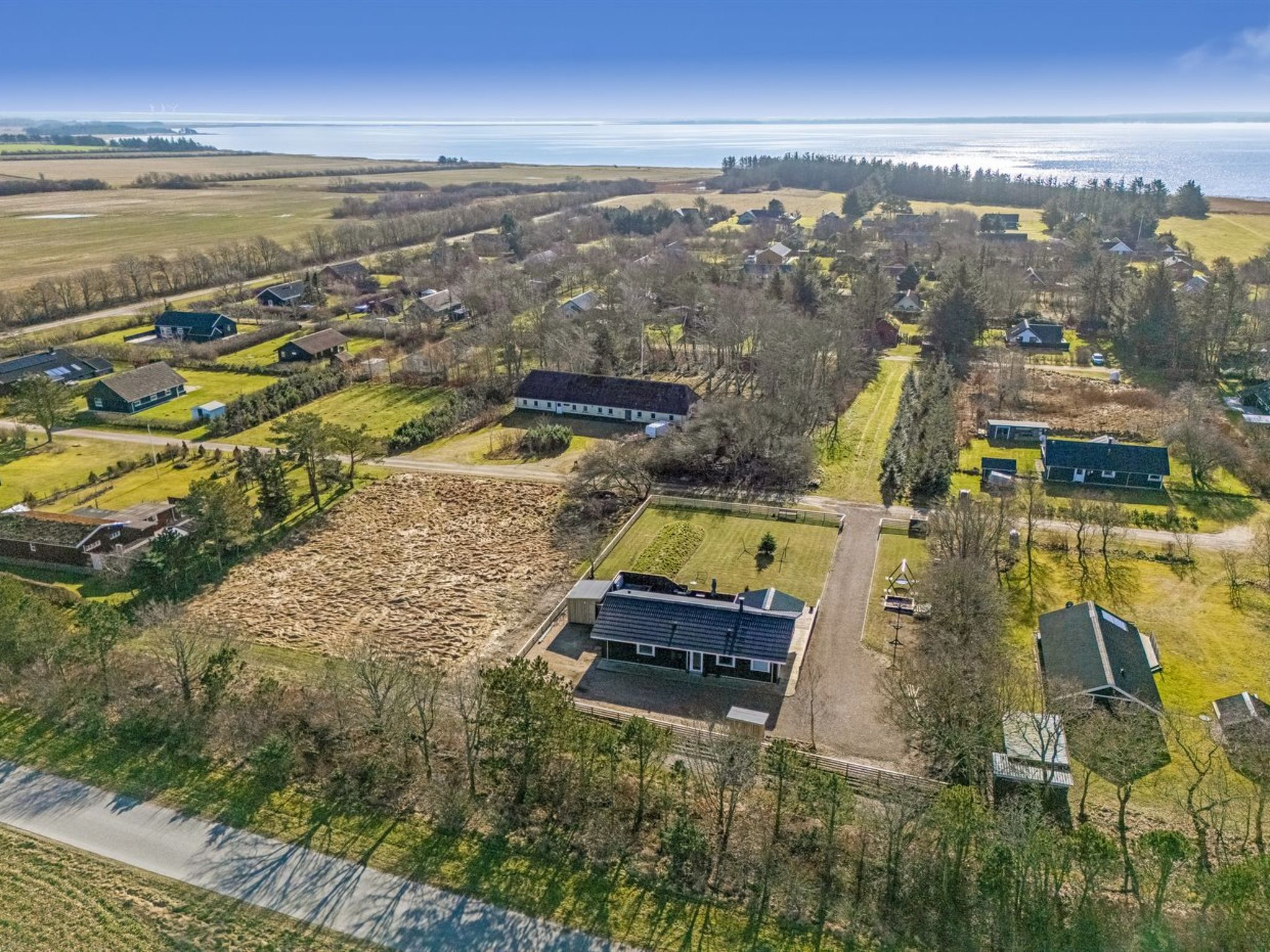 "Elisaveta" - 400m to the fjord - Buiten
