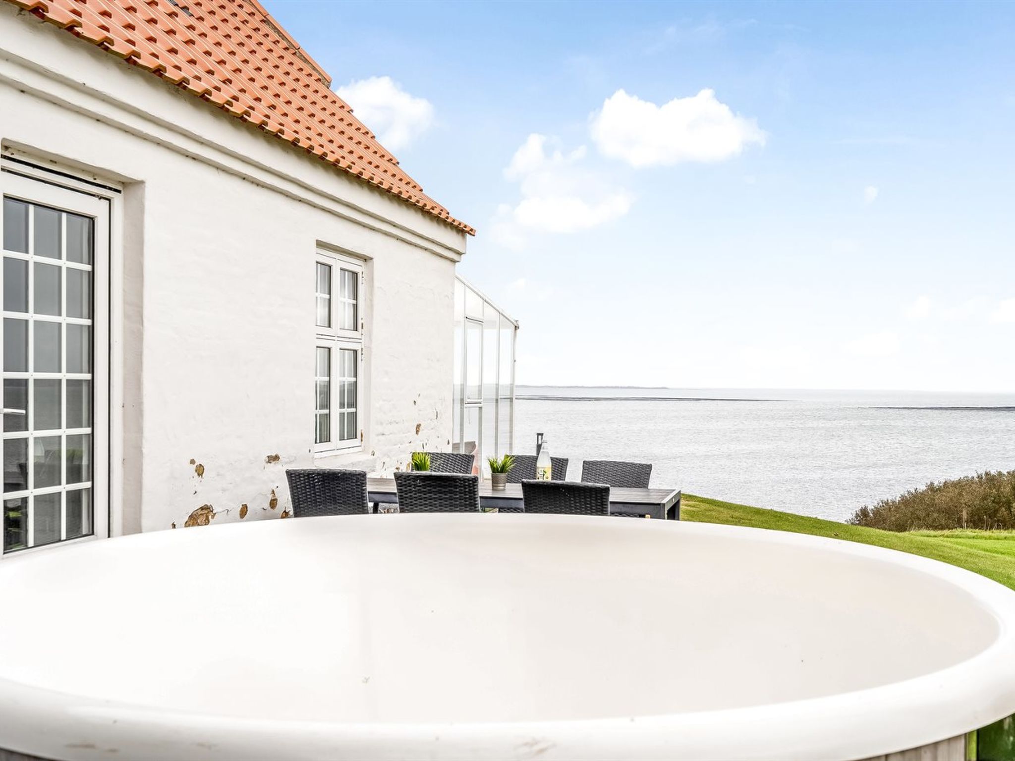 "Thorge" - 75m to the fjord-Binnen