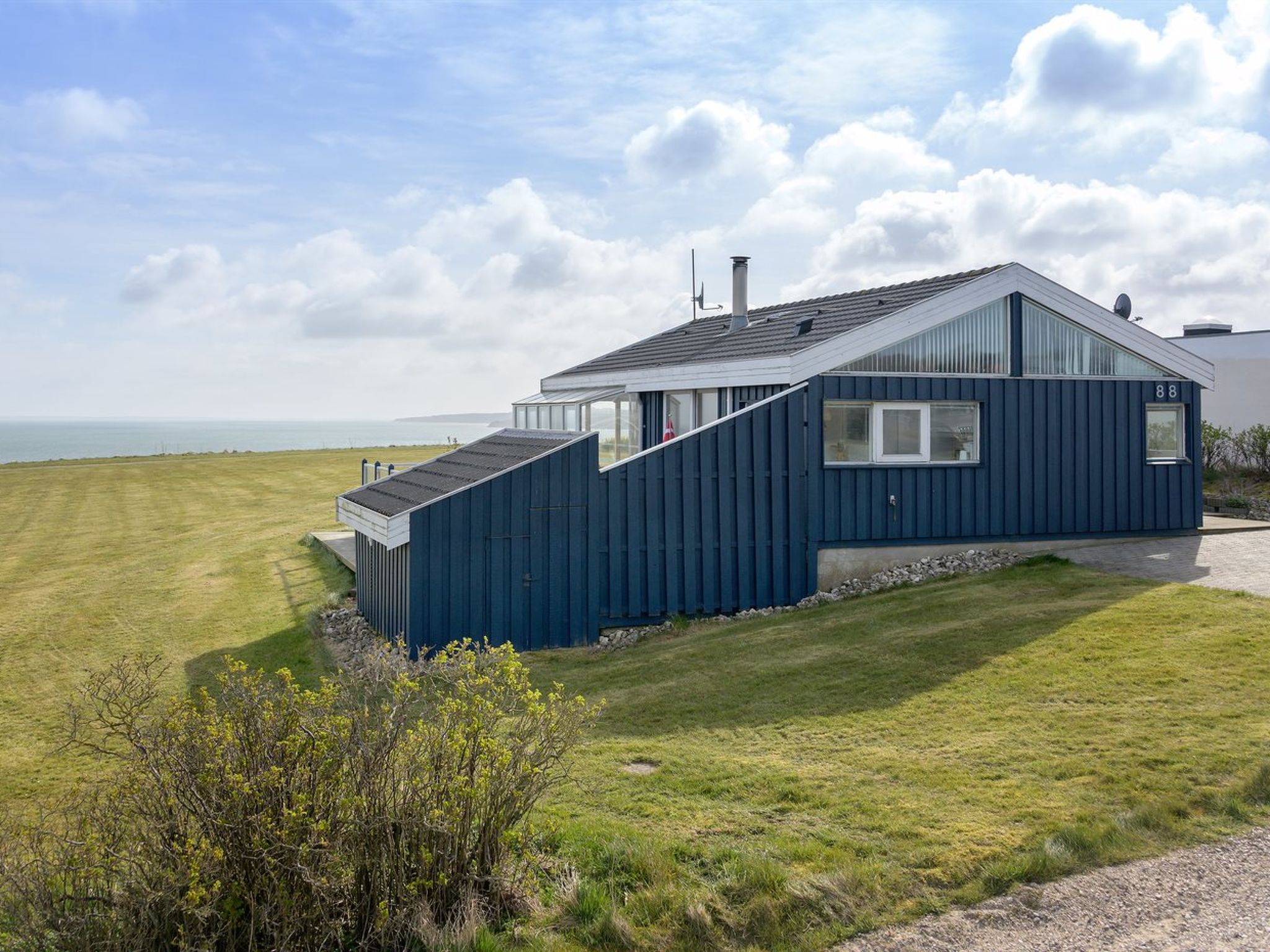 "Rajna" - 95m to the fjord - Buiten