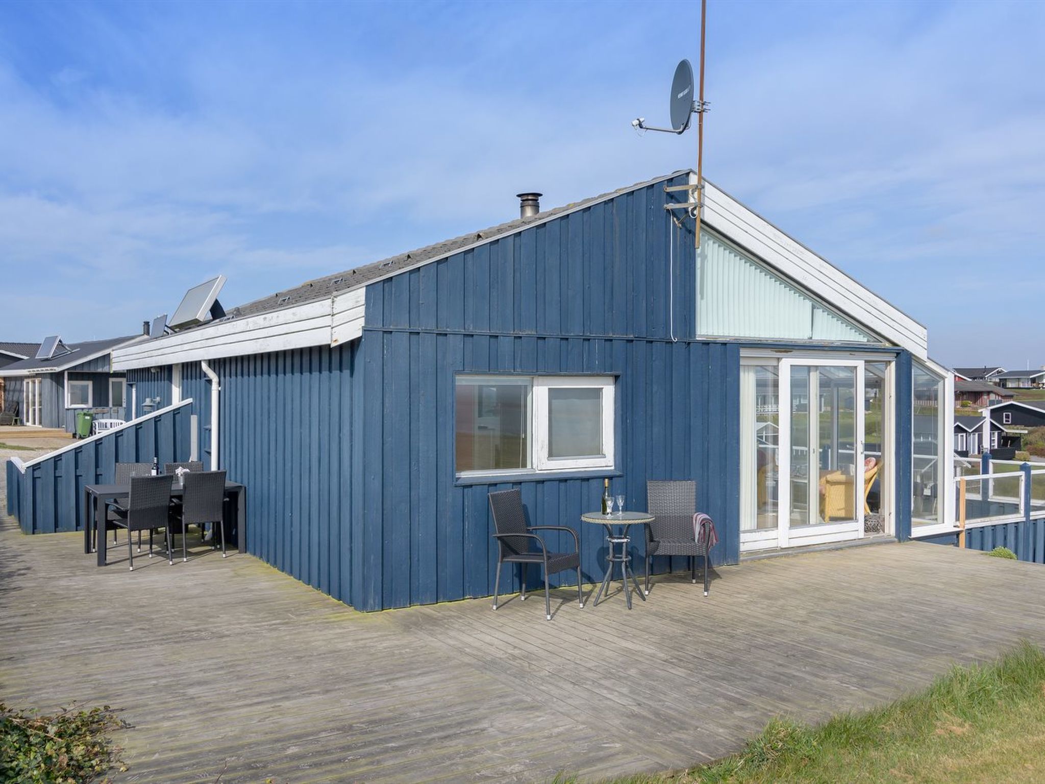 "Rajna" - 95m to the fjord - Buiten