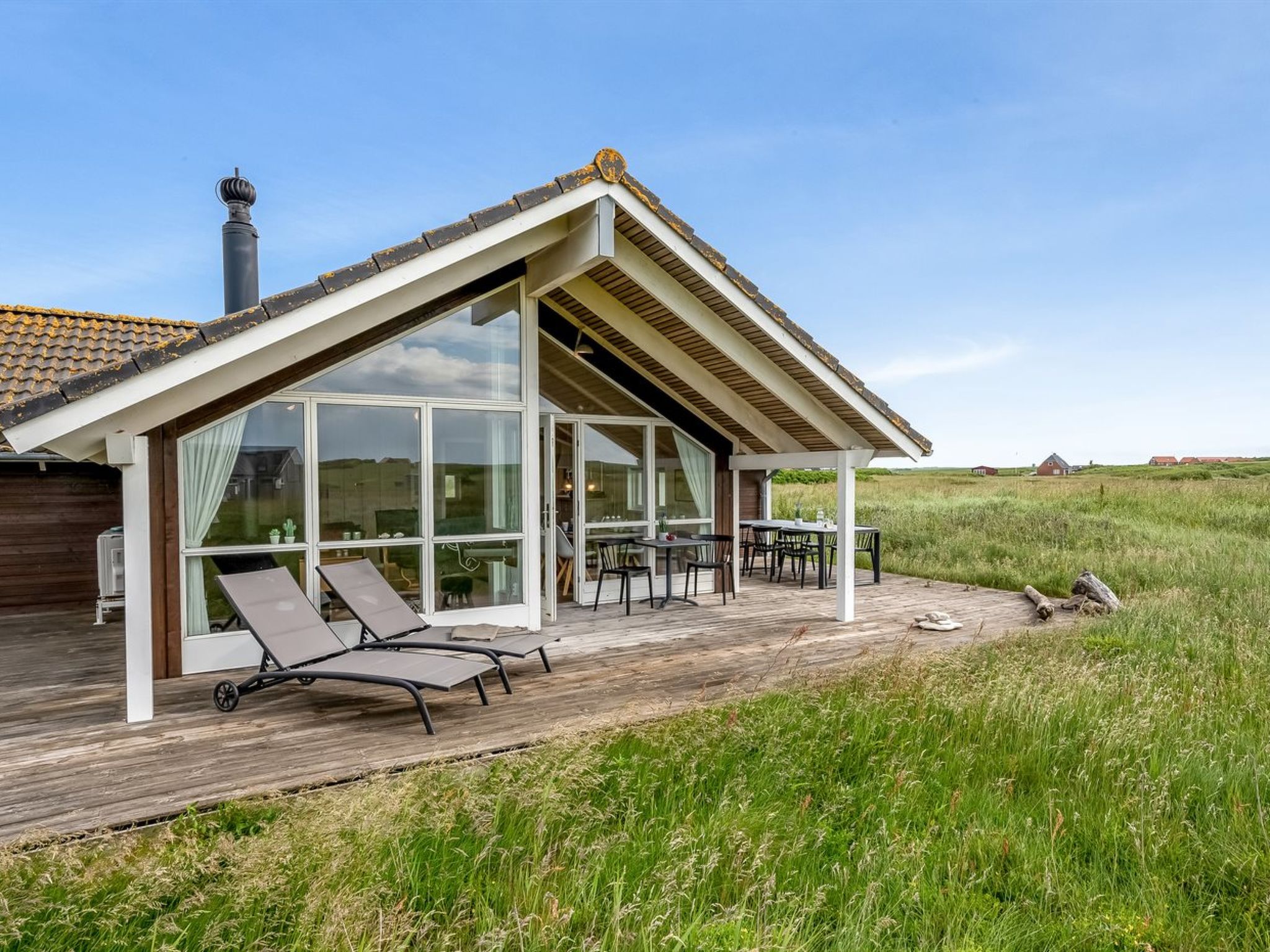 "Märta" - 250m from the sea - Buiten