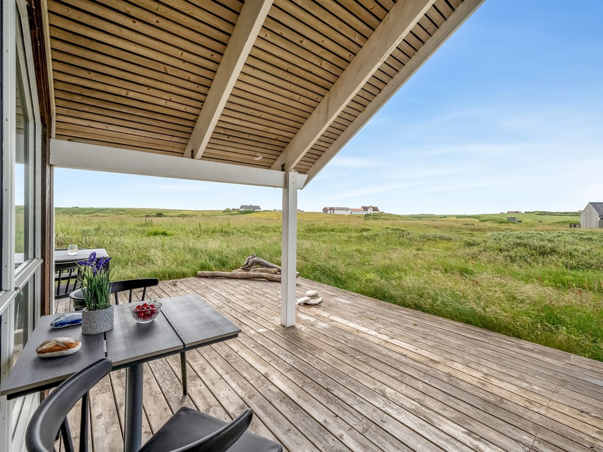 "Märta" - 250m from the sea - Buiten