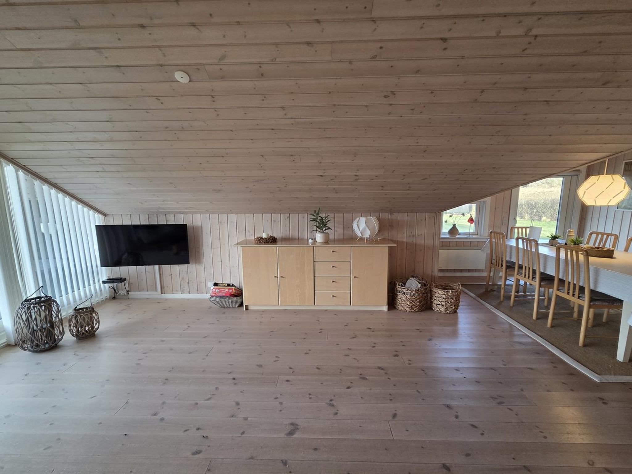 "Arold" - 600m to the fjord - Drinnen