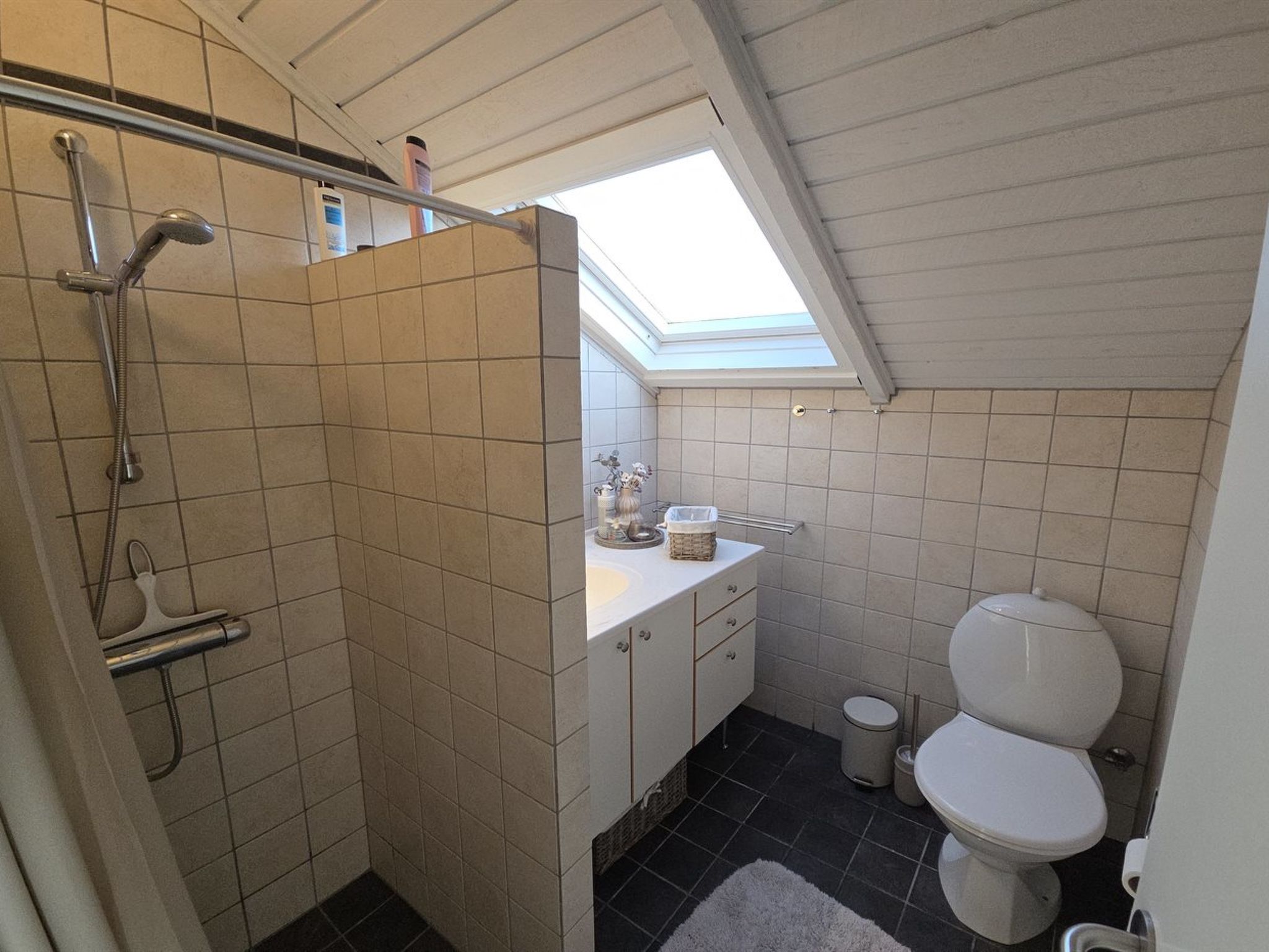 "Arold" - 600m to the fjord - Drinnen