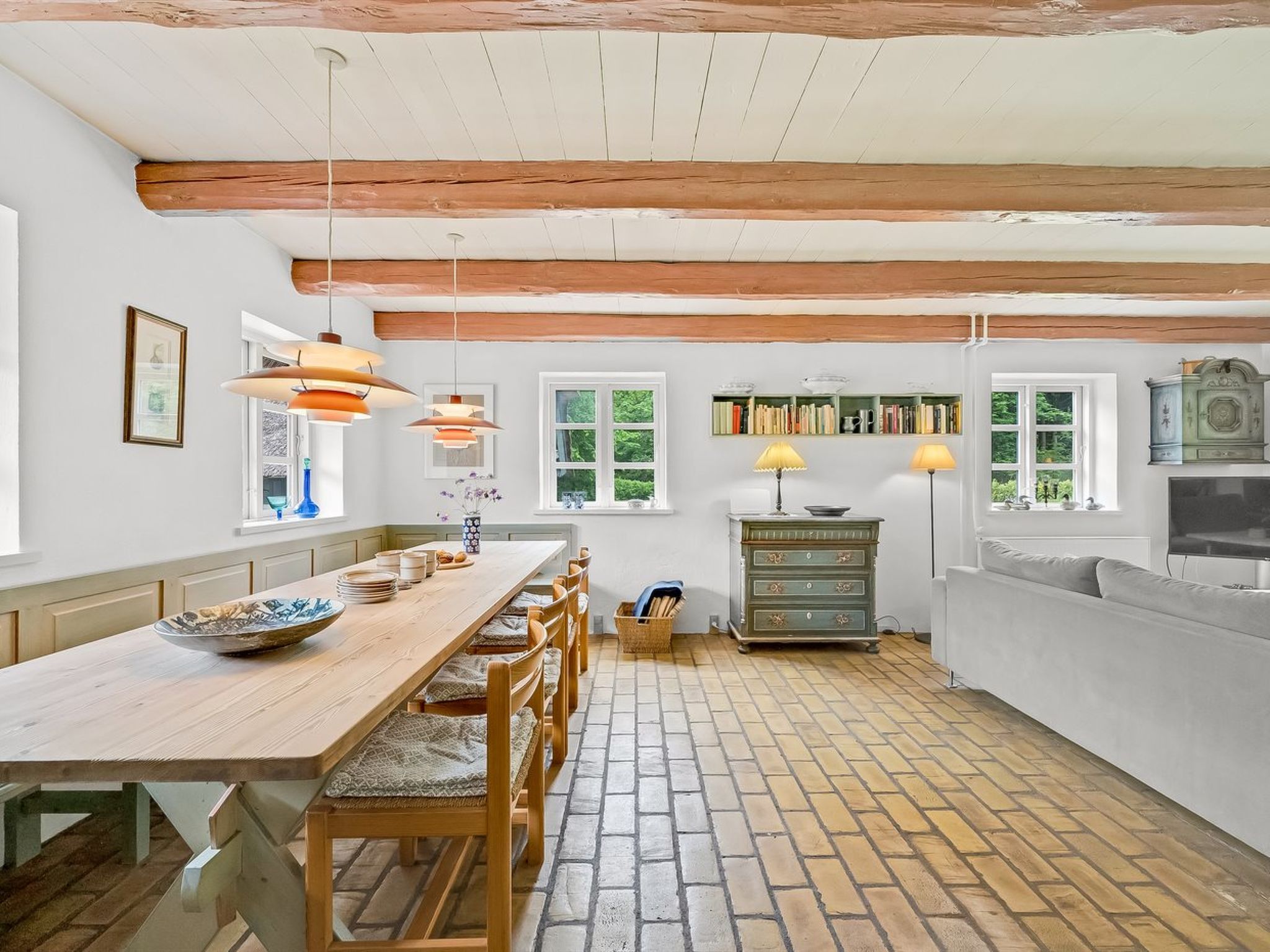 "Tatiane" - 10km from the sea - Binnen