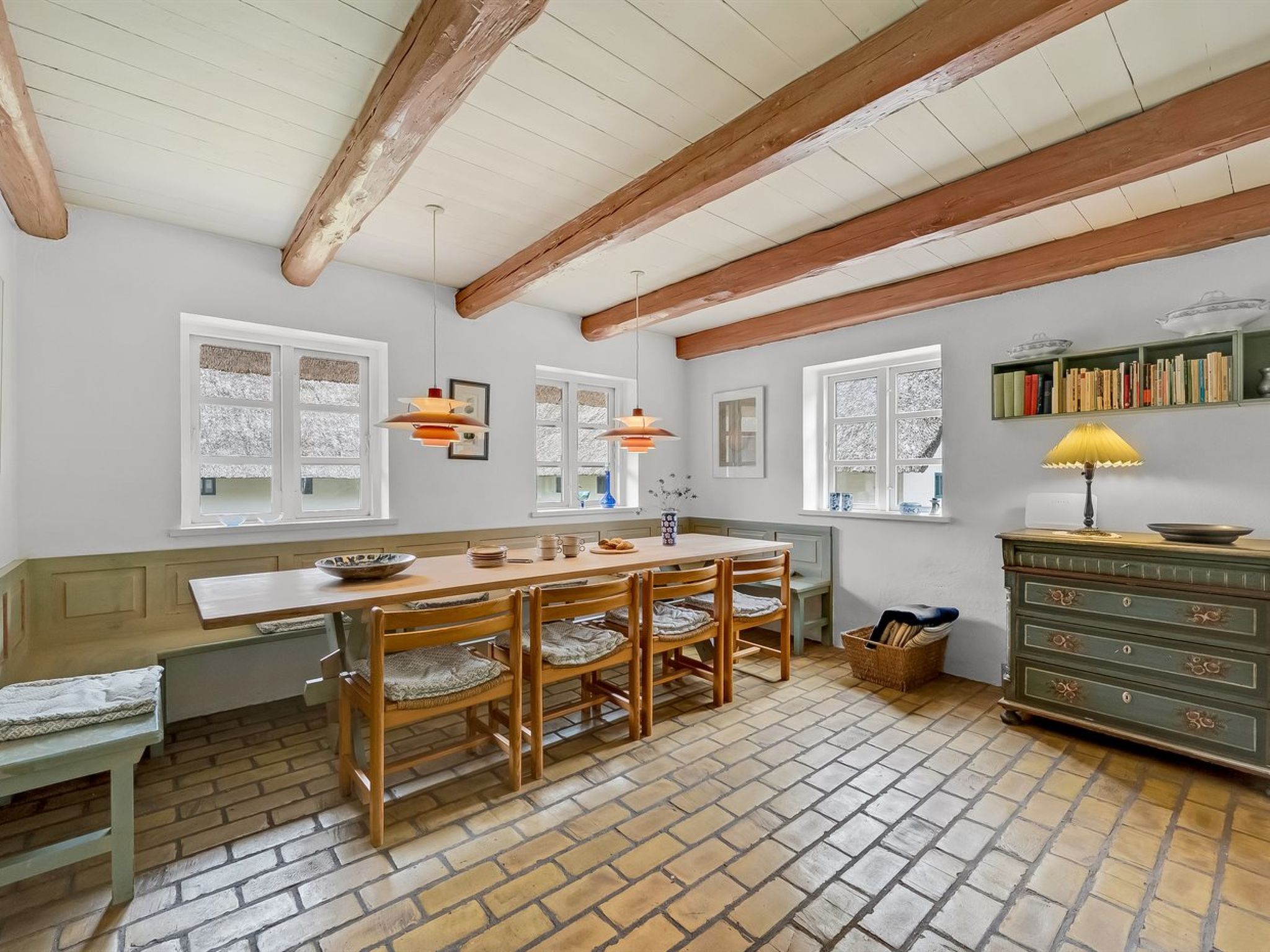 "Tatiane" - 10km from the sea - Binnen